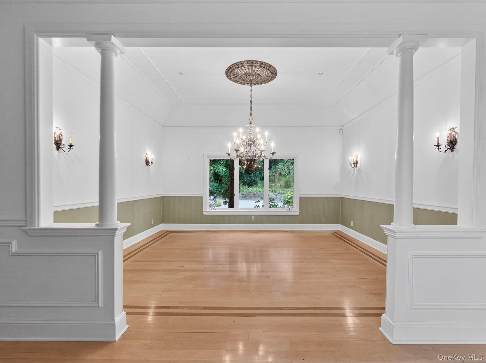 Sloatsburg, New York, 10974, United States, 5 Bedrooms Bedrooms, ,5 BathroomsBathrooms,Residential,For Sale,1982230