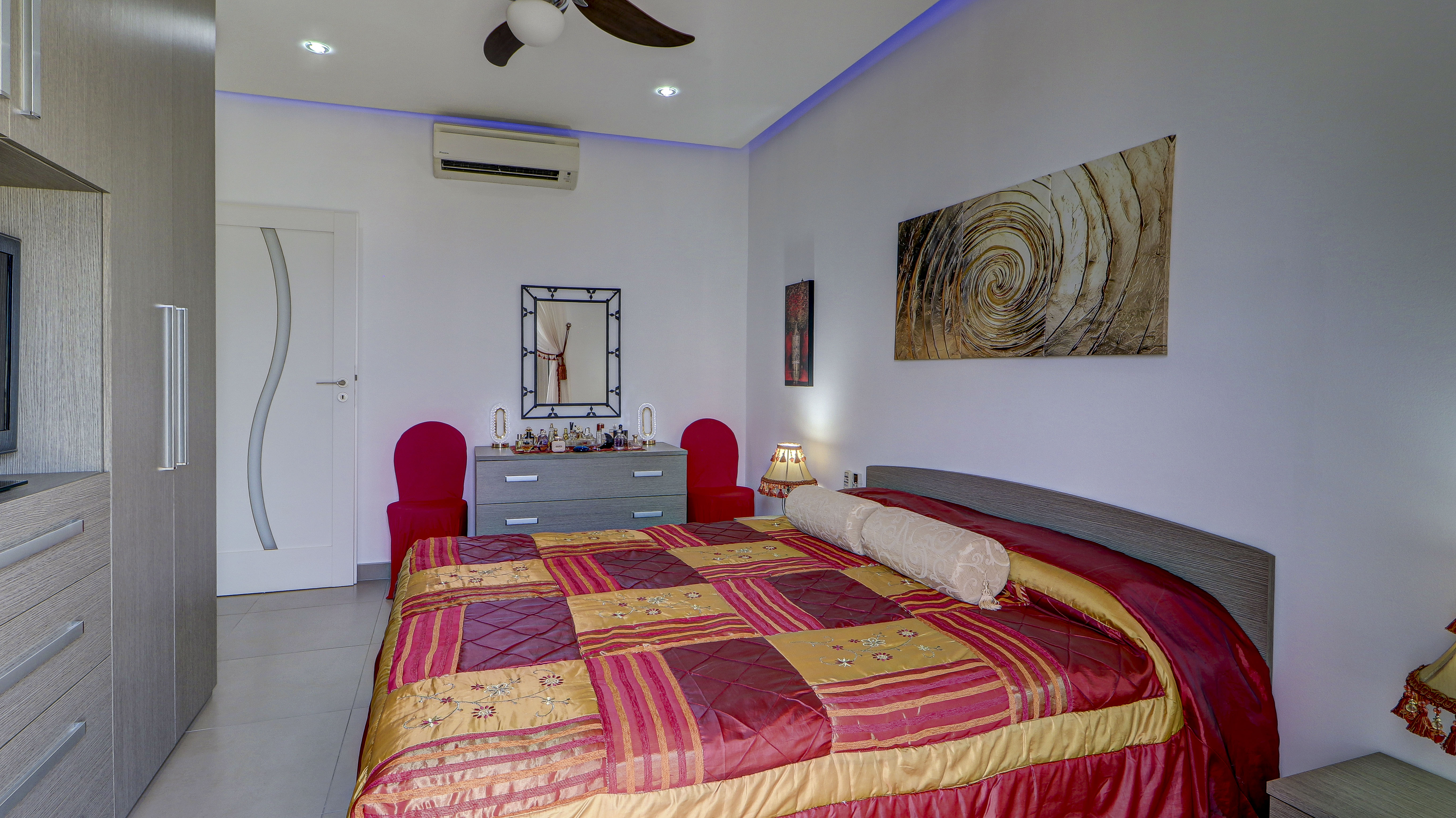  Stunning Penthouse with Panoramic Mediterranean Views - 物件實景