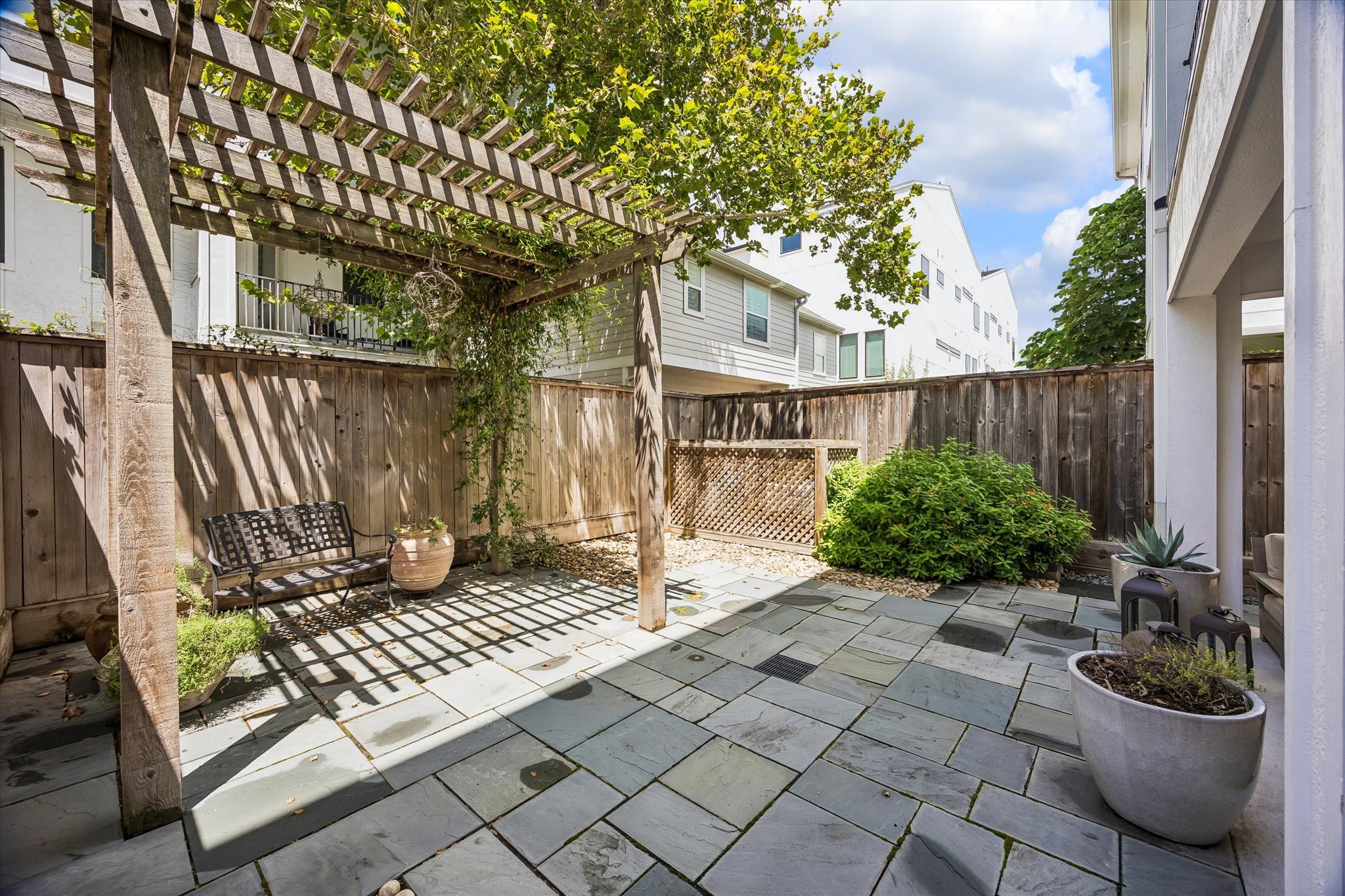  1810 Ridgewood Street - 物件實景