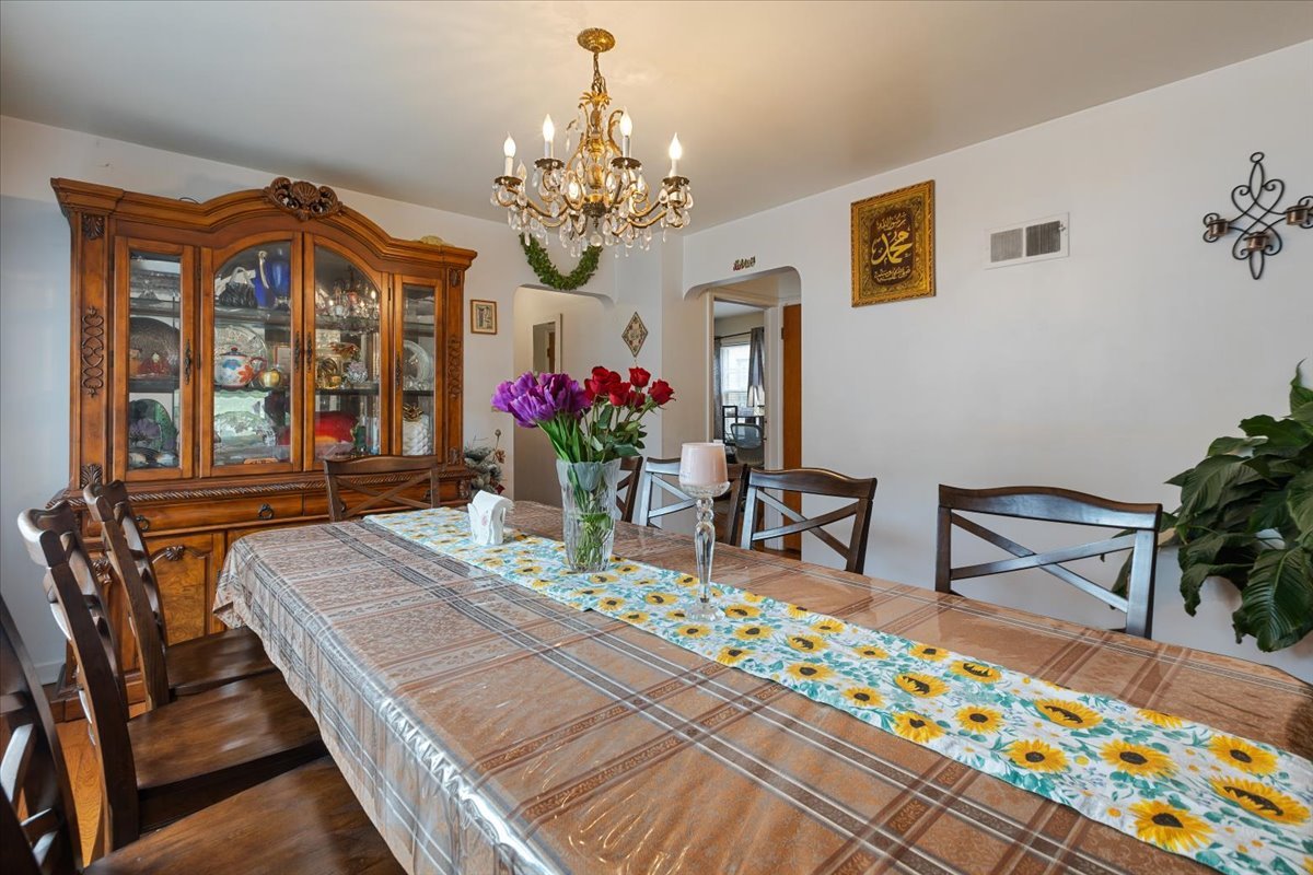 Chicago, Illinois, 60645, United States, 3 Bedrooms Bedrooms, ,3 BathroomsBathrooms,Residential,For Sale,1976245