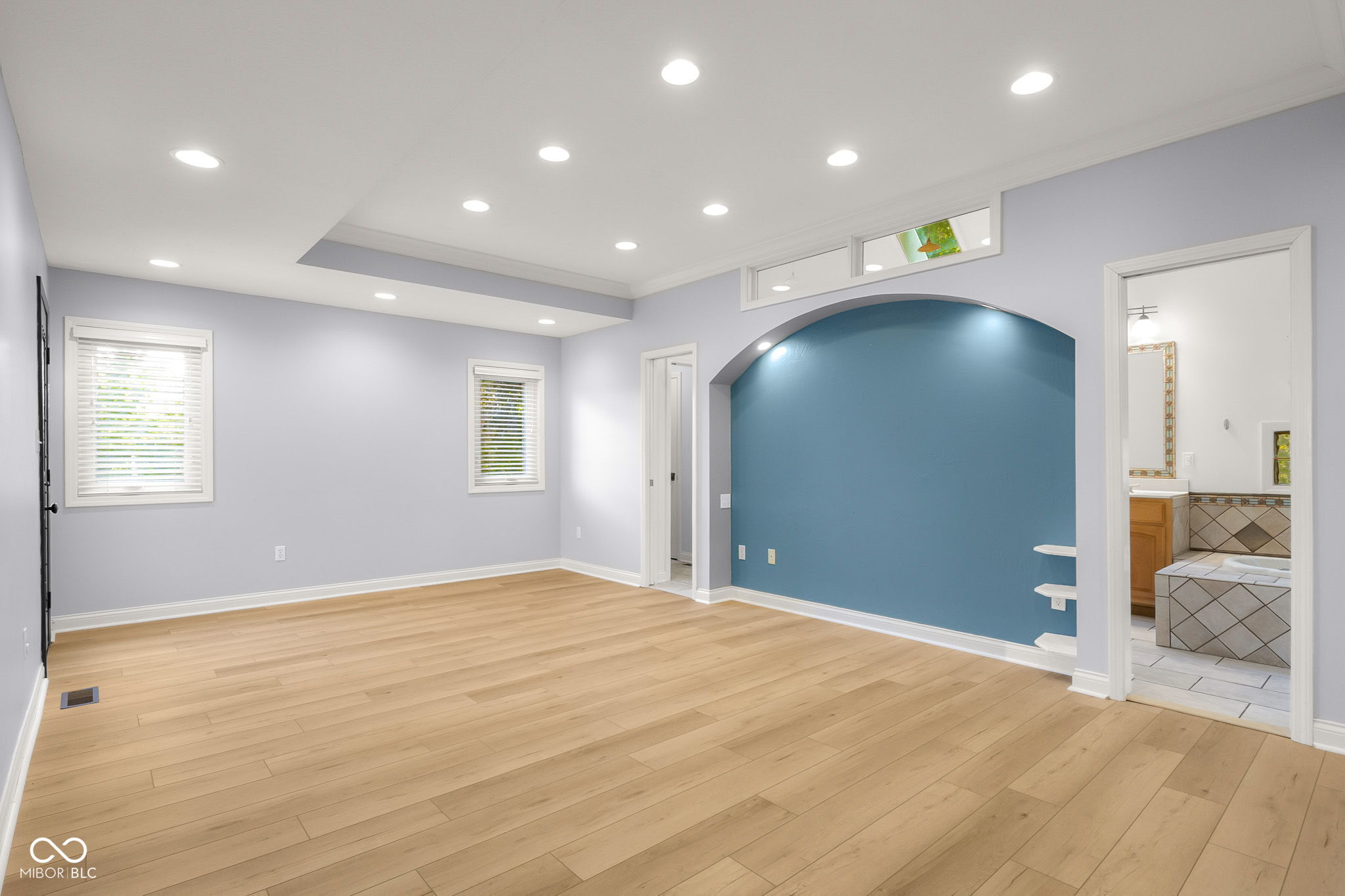 Columbus, Indiana, 47201, United States, 5 Bedrooms Bedrooms, ,6 BathroomsBathrooms,Residential,For Sale,1982008