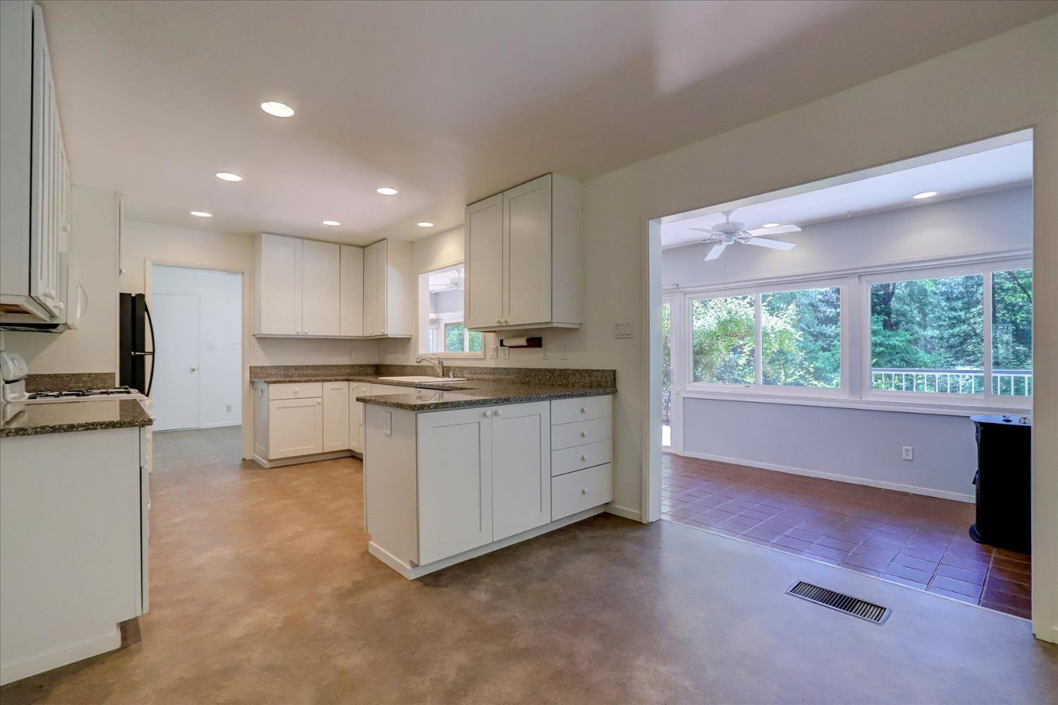 Grass Valley, California, 95945, United States, 3 Bedrooms Bedrooms, ,3 BathroomsBathrooms,Residential,For Sale,1898506