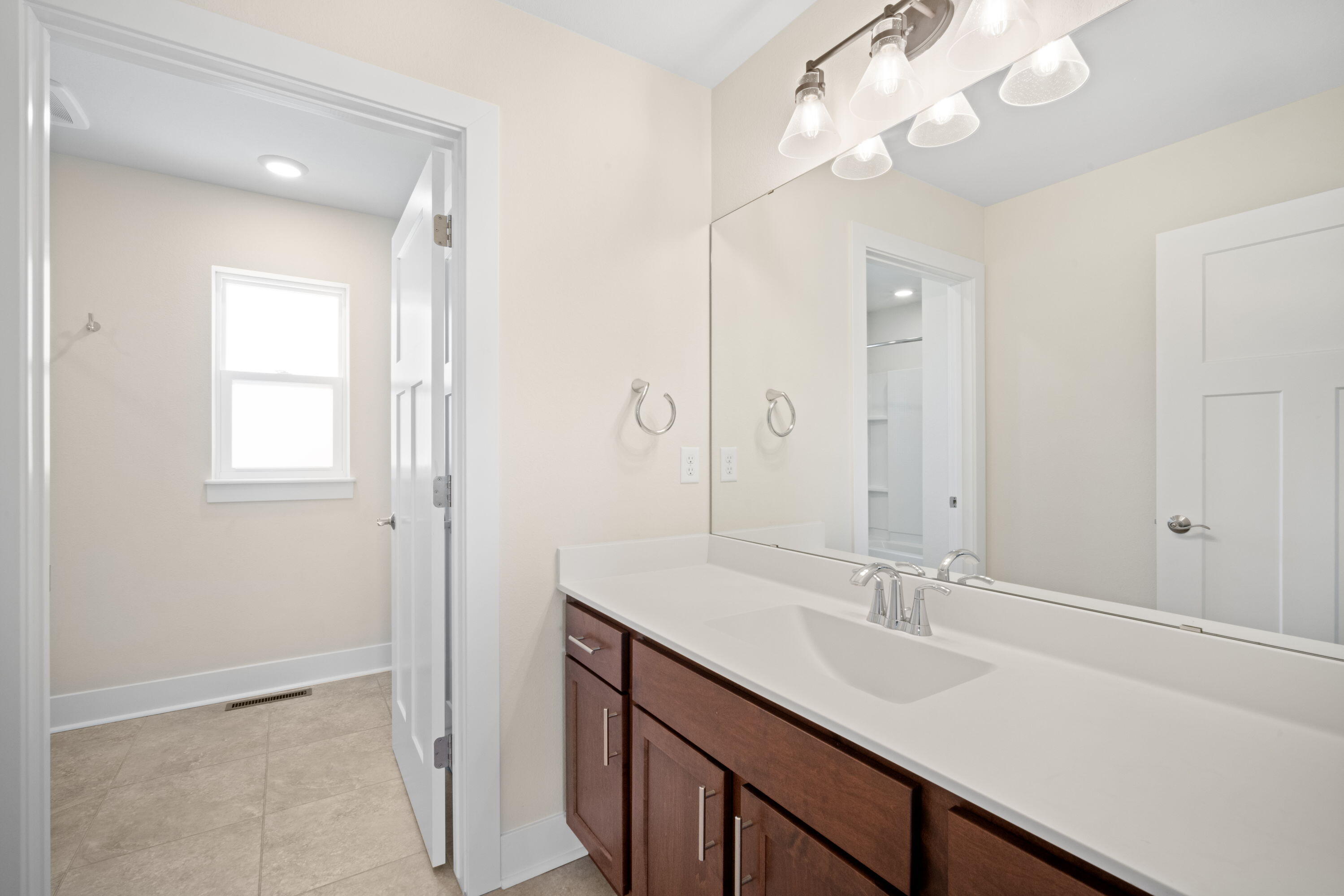 Grafton, Wisconsin, 53024, United States, 4 Bedrooms Bedrooms, ,4 BathroomsBathrooms,Residential,For Sale,1989269