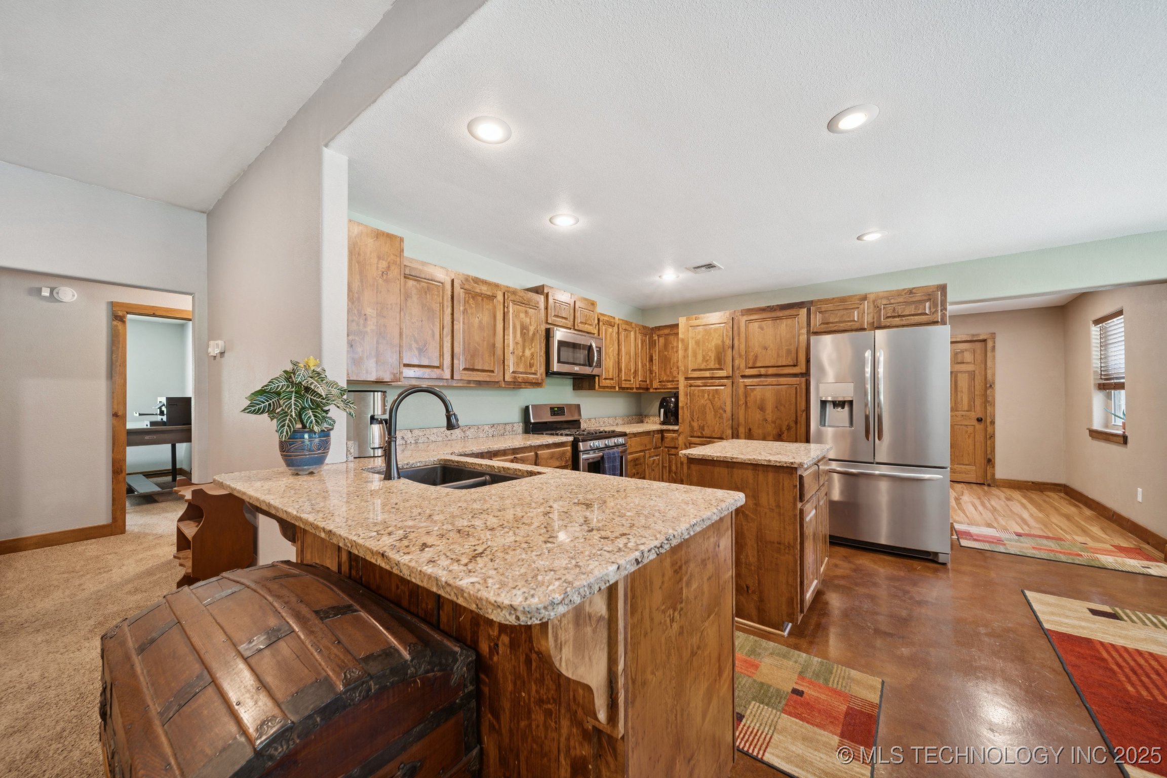 Henryetta, Oklahoma, 74437, United States, 4 Bedrooms Bedrooms, ,4 BathroomsBathrooms,Residential,For Sale,1939303