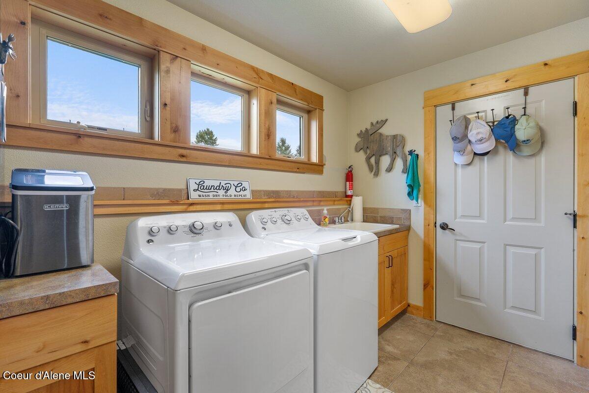 Blanchard, Idaho, 83804, United States, 2 Bedrooms Bedrooms, ,4 BathroomsBathrooms,Residential,For Sale,2040699
