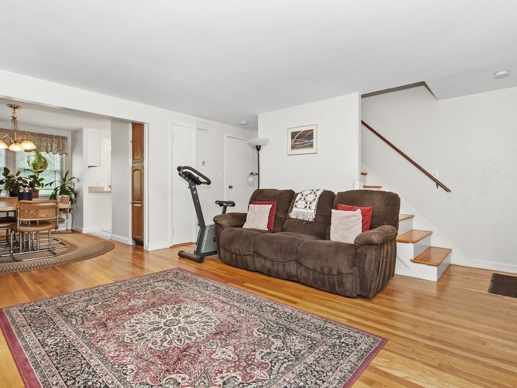 Waltham, Massachusetts, 02452, United States, 2 Bedrooms Bedrooms, ,2 BathroomsBathrooms,Residential,For Sale,1902655