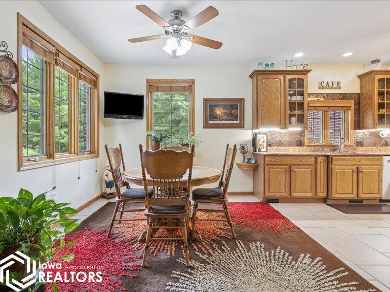 West Burlington, Iowa, 52655, United States, 4 Bedrooms Bedrooms, ,4 BathroomsBathrooms,Residential,For Sale,1982089