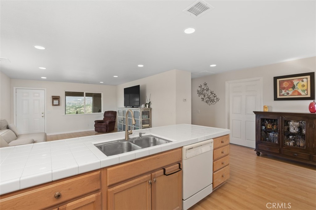 Temecula, California, 92590, United States, 4 Bedrooms Bedrooms, ,4 BathroomsBathrooms,Residential,For Sale,1980718