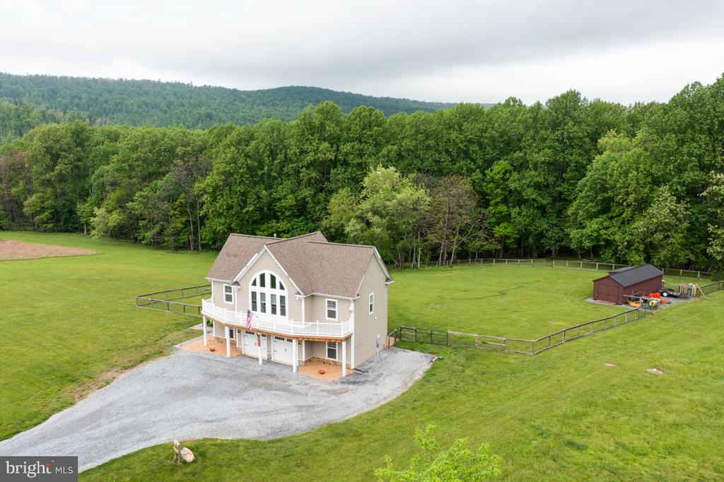 Hillsboro, Virginia, 20132, United States, 2 Bedrooms Bedrooms, ,2 BathroomsBathrooms,Residential,For Sale,1798286