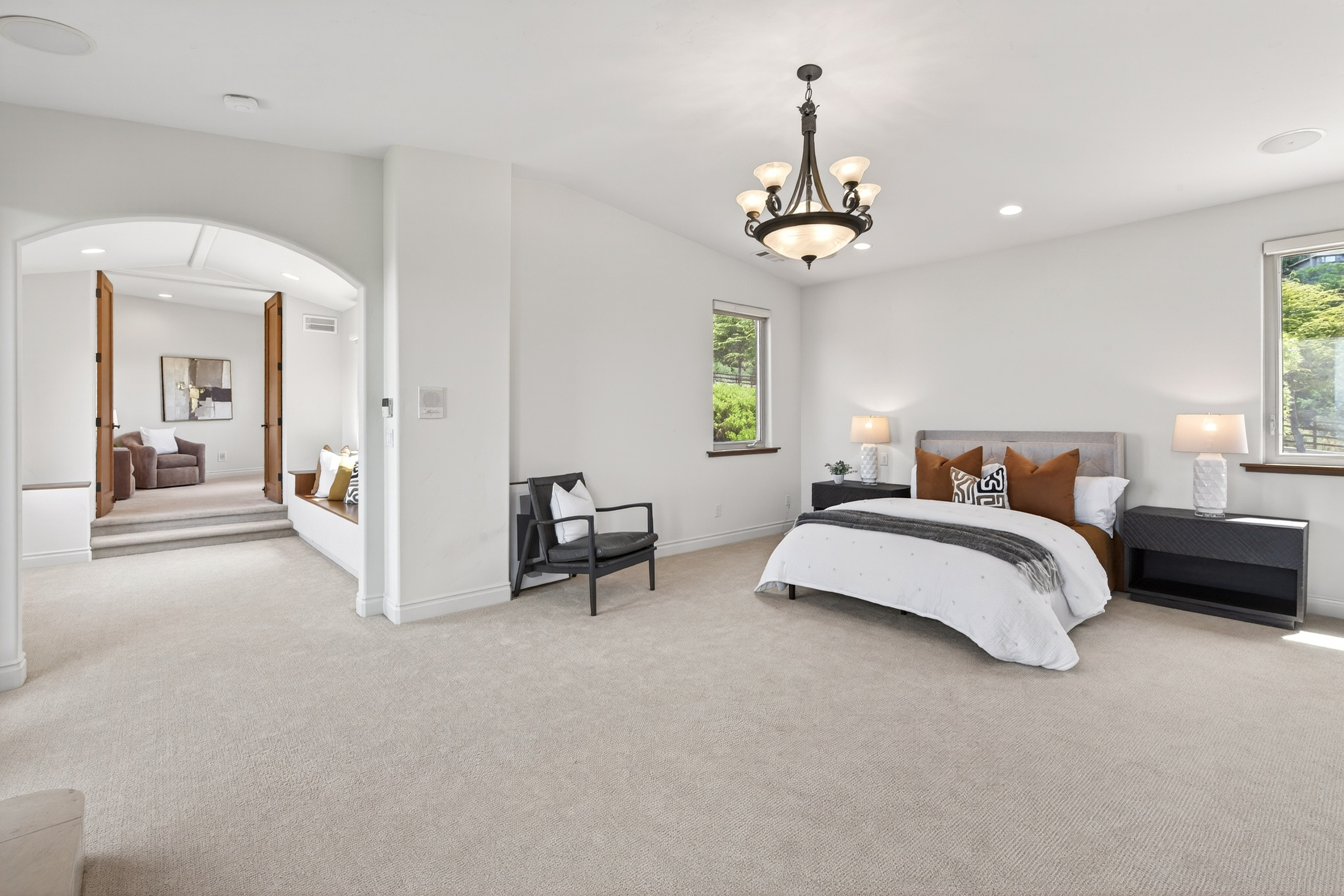  An Extraordinary Round Hill Estate Defined by Privacy, Views, and Sophistication - 物件實景