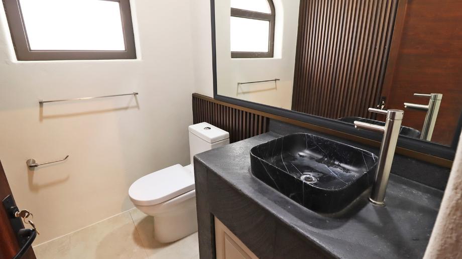 Pátzcuaro, Michoacán de Ocampo, 61606, Mexico, 5 Bedrooms Bedrooms, ,3 BathroomsBathrooms,Residential,For Sale,1729660