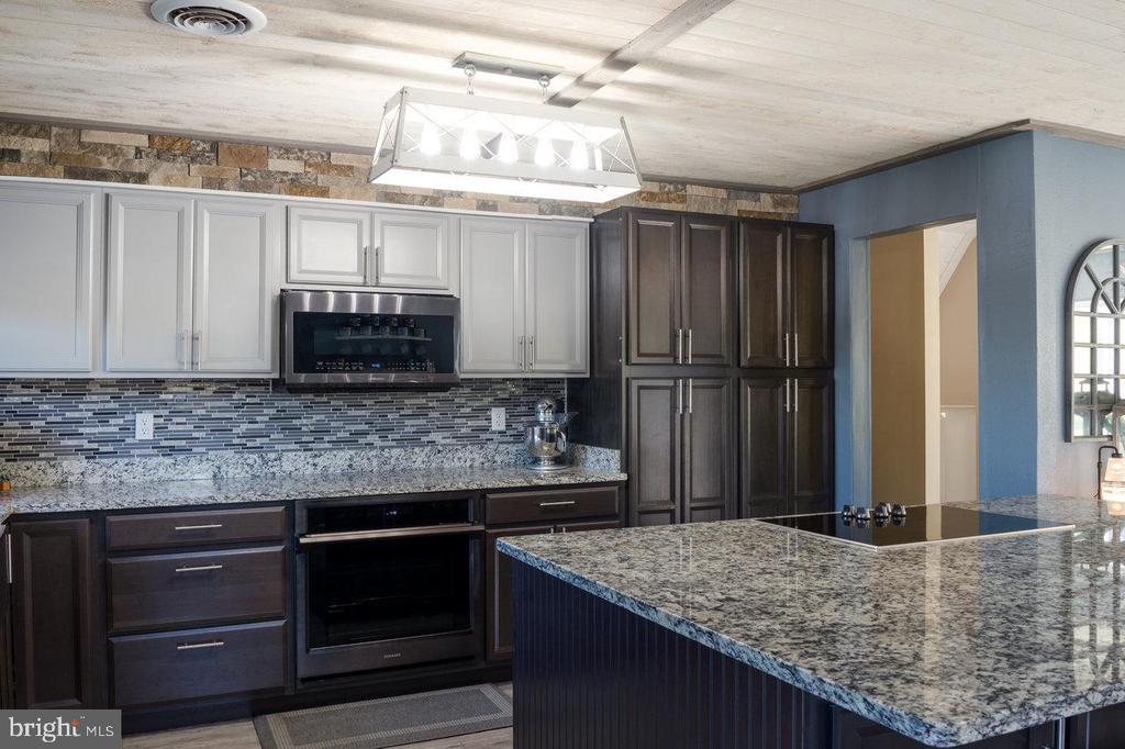 Gore, Virginia, 22637, United States, 4 Bedrooms Bedrooms, ,3 BathroomsBathrooms,Residential,For Sale,1949444