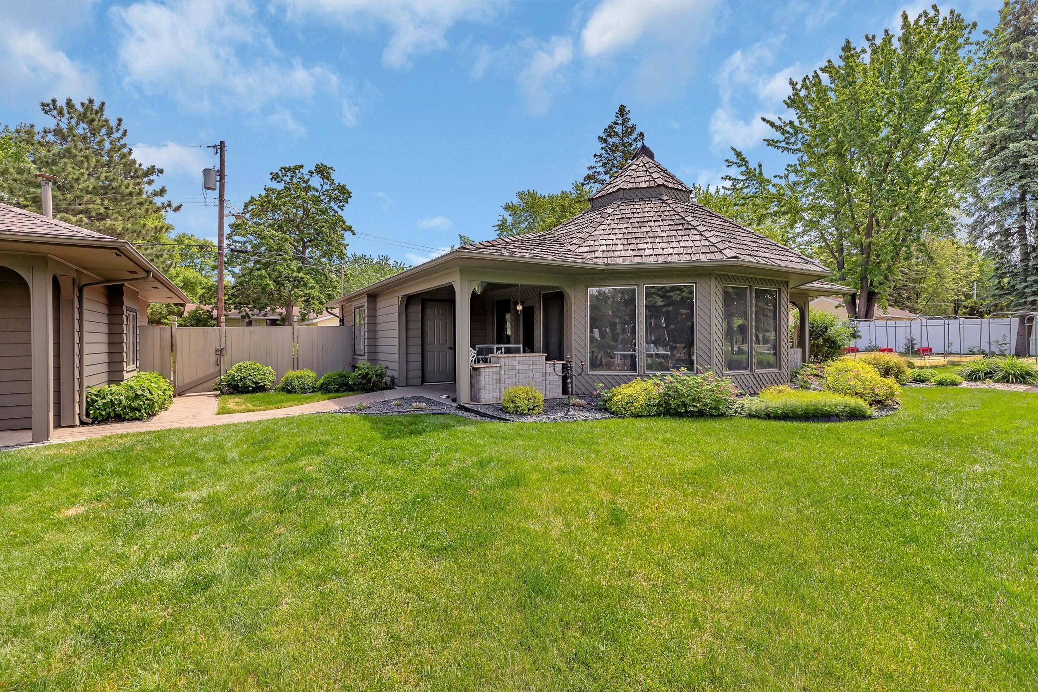 Saint Cloud, Minnesota, 56304, United States, 4 Bedrooms Bedrooms, ,4 BathroomsBathrooms,Residential,For Sale,1836908