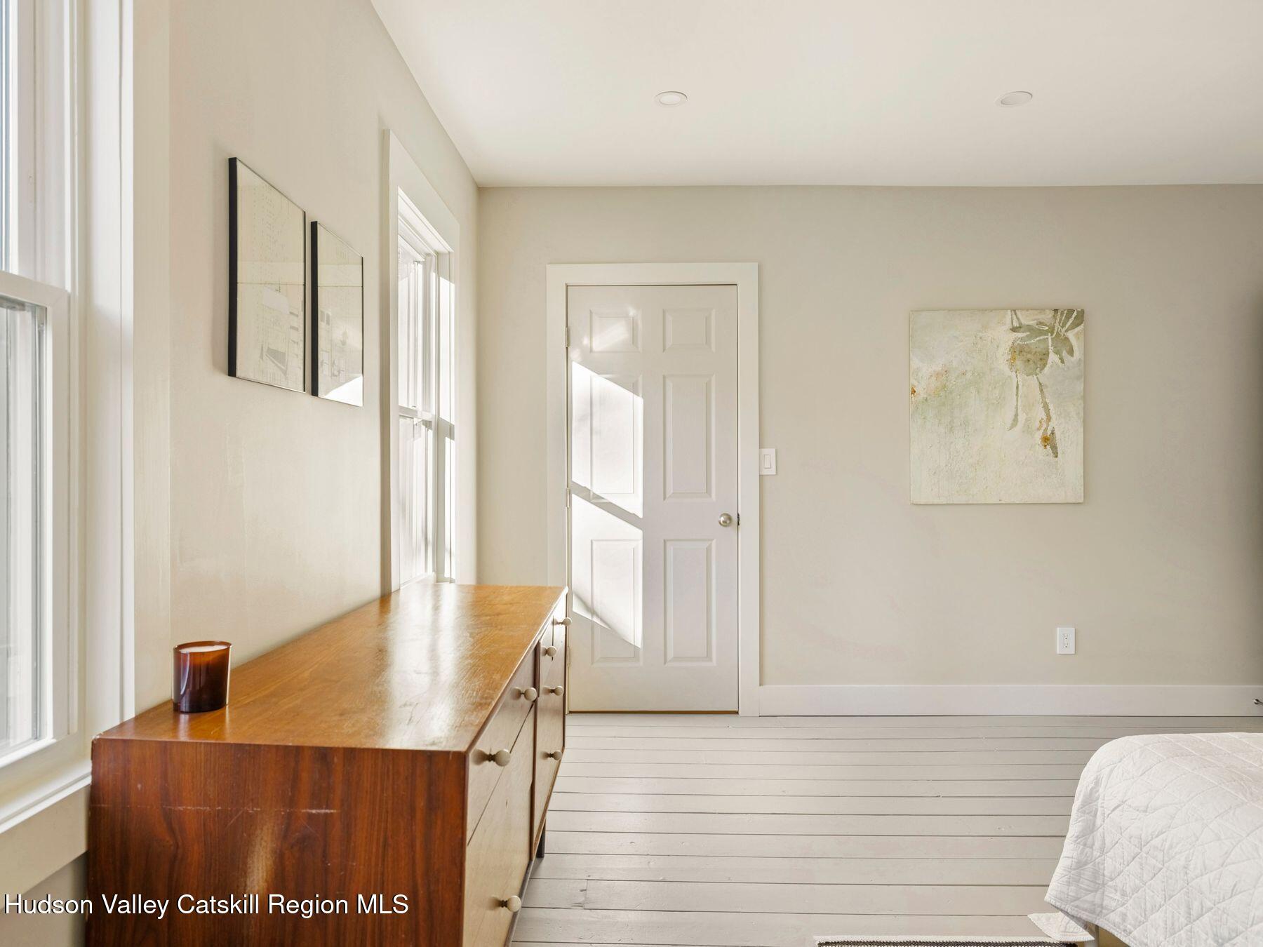 Rosendale, New York, 12472, United States, 3 Bedrooms Bedrooms, ,3 BathroomsBathrooms,Residential,For Sale,1998107