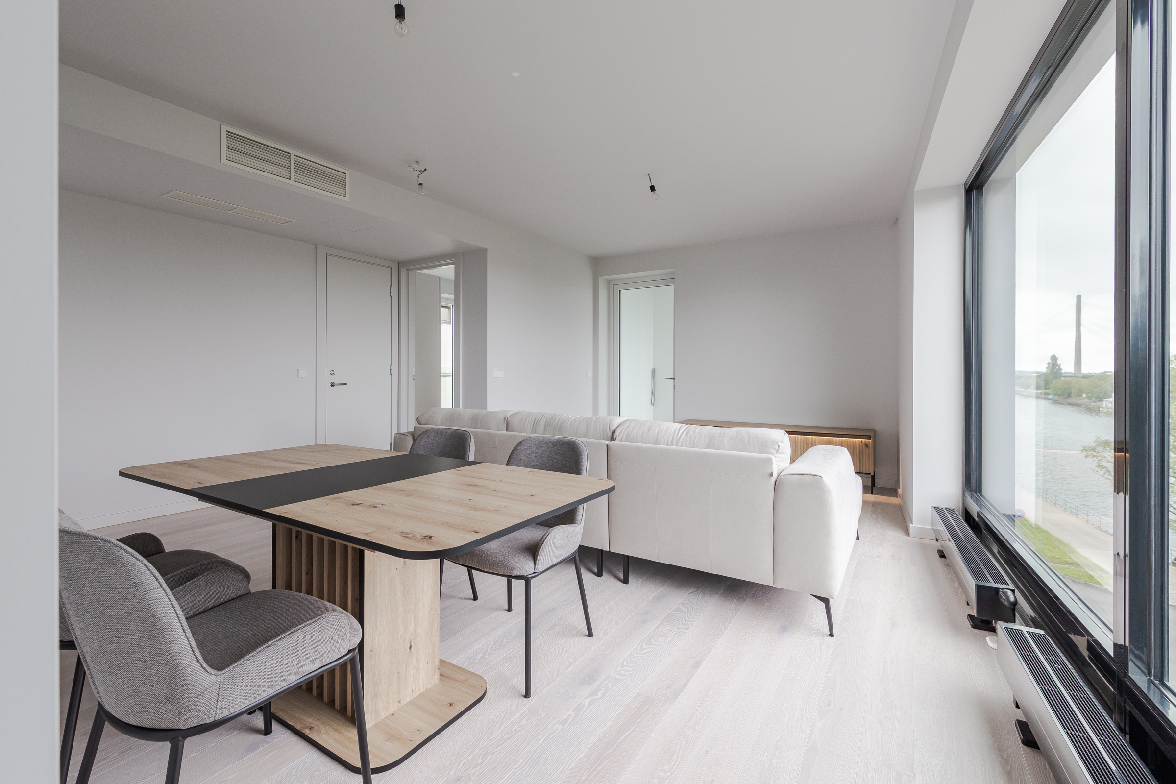  4 room apartment with furniture and with view river Daugava - 物件實景
