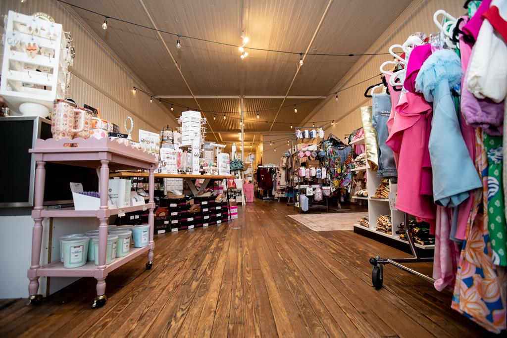 Farmville, Virginia, 23901, United States, 3 Bedrooms Bedrooms, ,3 BathroomsBathrooms,Residential,For Sale,1981165