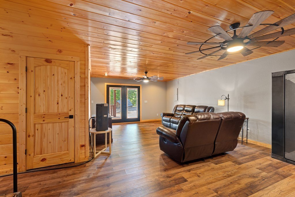 Murphy, North Carolina, 28906, United States, 4 Bedrooms Bedrooms, ,3 BathroomsBathrooms,Residential,For Sale,1905672