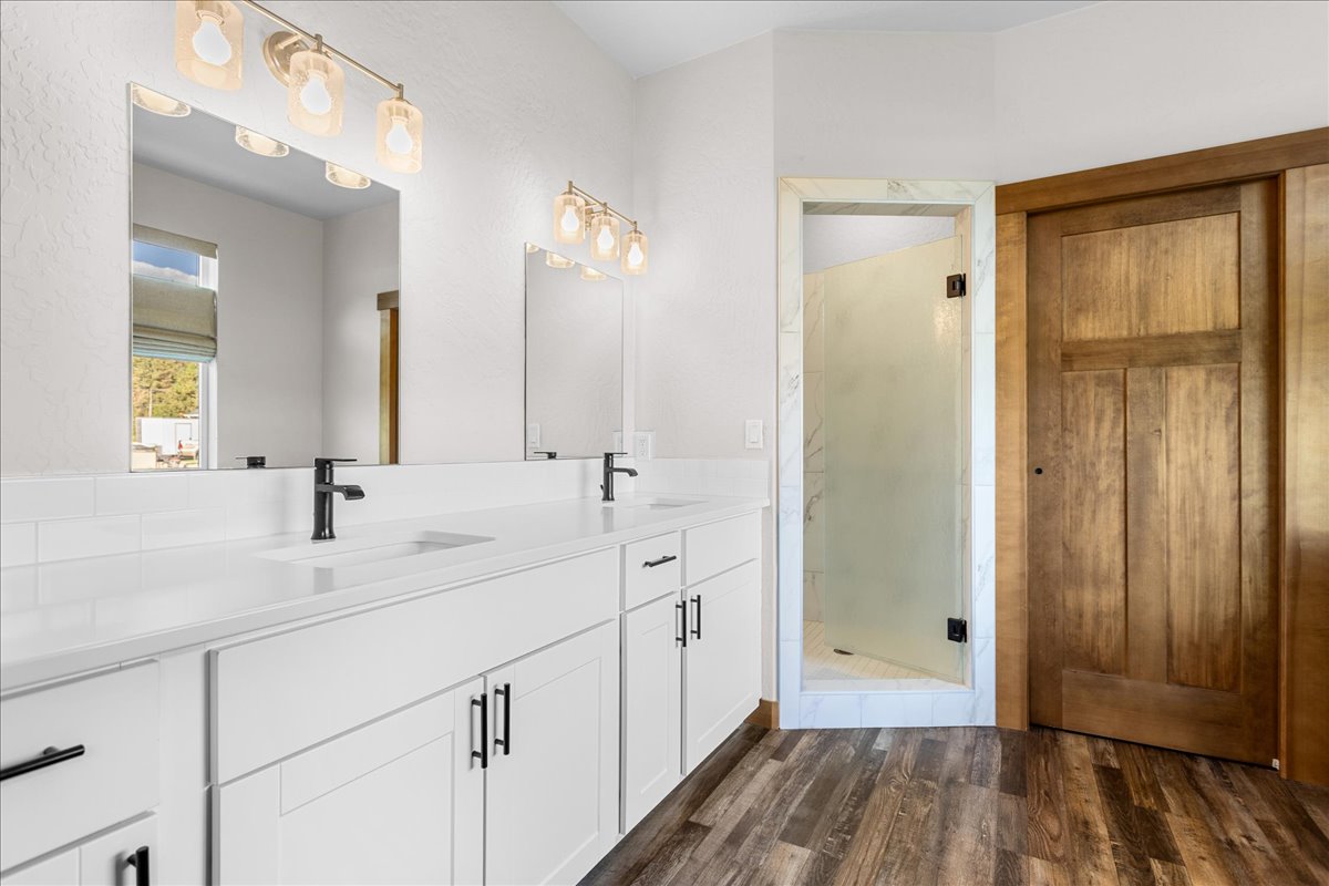 Sagle, Idaho, 83860, United States, 4 Bedrooms Bedrooms, ,3 BathroomsBathrooms,Residential,For Sale,1824083