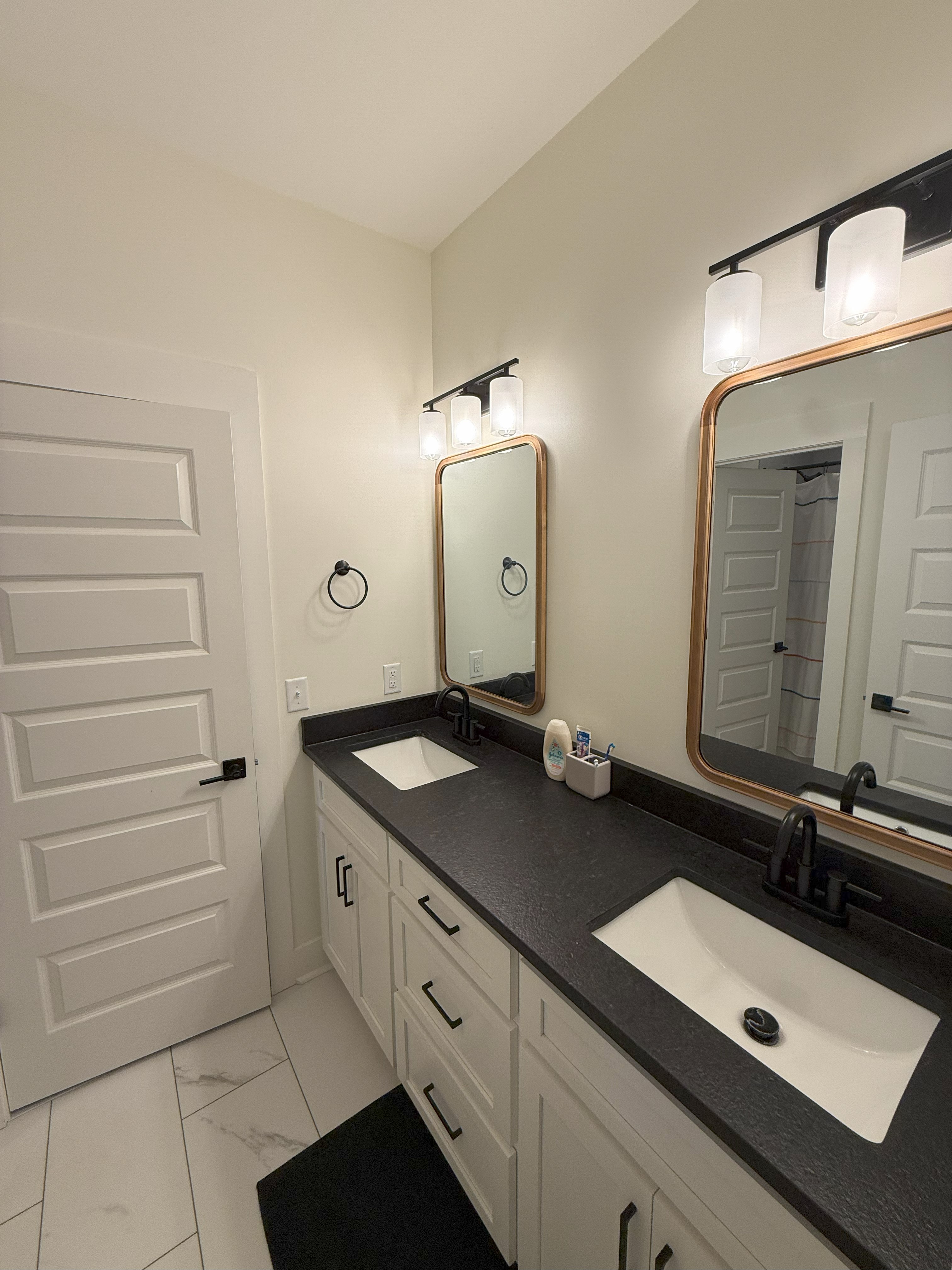 Headland, Alabama, 36345, United States, 4 Bedrooms Bedrooms, ,4 BathroomsBathrooms,Residential,For Sale,1977217