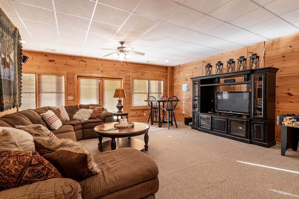 Mineral Bluff, Georgia, 30559, United States, 3 Bedrooms Bedrooms, ,3 BathroomsBathrooms,Residential,For Sale,1986292