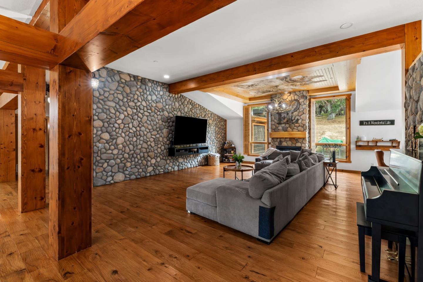 Salinas, California, 93907, United States, 3 Bedrooms Bedrooms, ,4 BathroomsBathrooms,Residential,For Sale,1899986