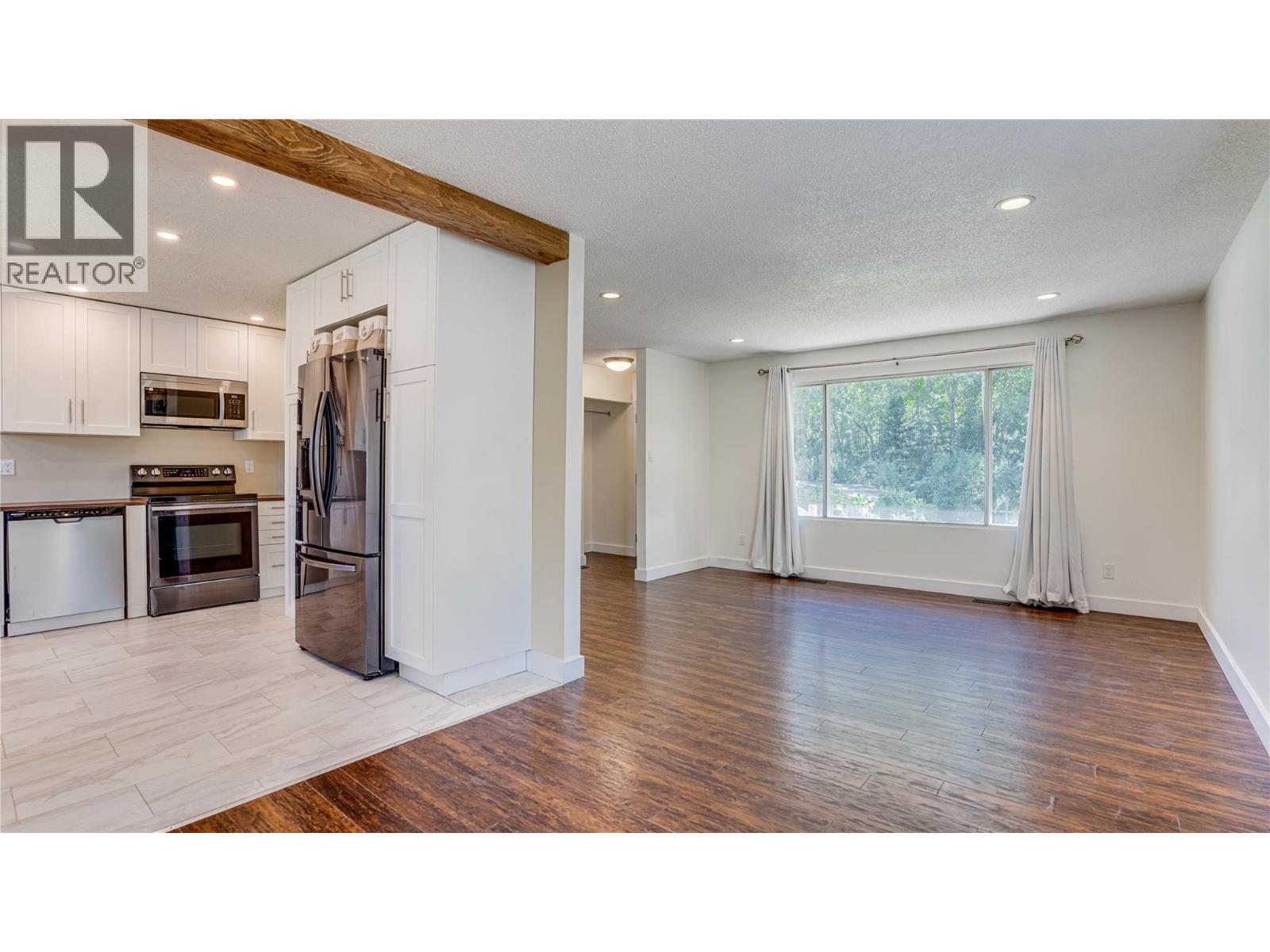 CHASE, British Columbia, V0E 1M0, CA, 5 Bedrooms Bedrooms, ,1 BathroomBathrooms,Residential,For Sale,1918383