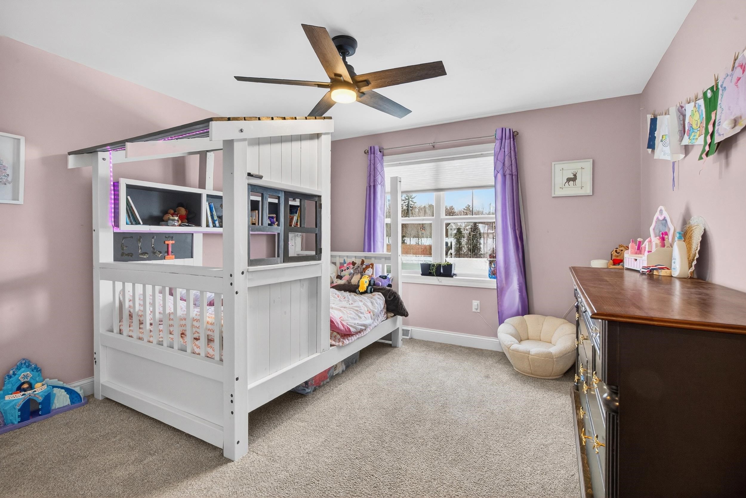 De Pere, Wisconsin, 54115-8472, United States, 4 Bedrooms Bedrooms, ,4 BathroomsBathrooms,Residential,For Sale,2005703