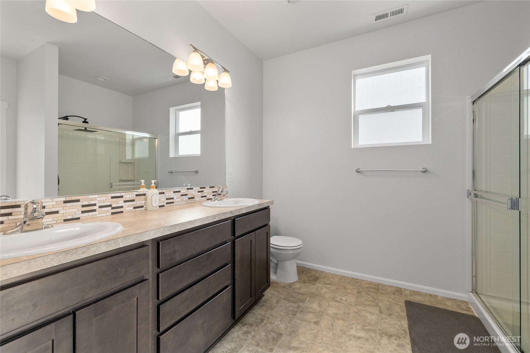 Cle Elum, Washington, 98922, United States, 3 Bedrooms Bedrooms, ,1 BathroomBathrooms,Residential,For Sale,1935300