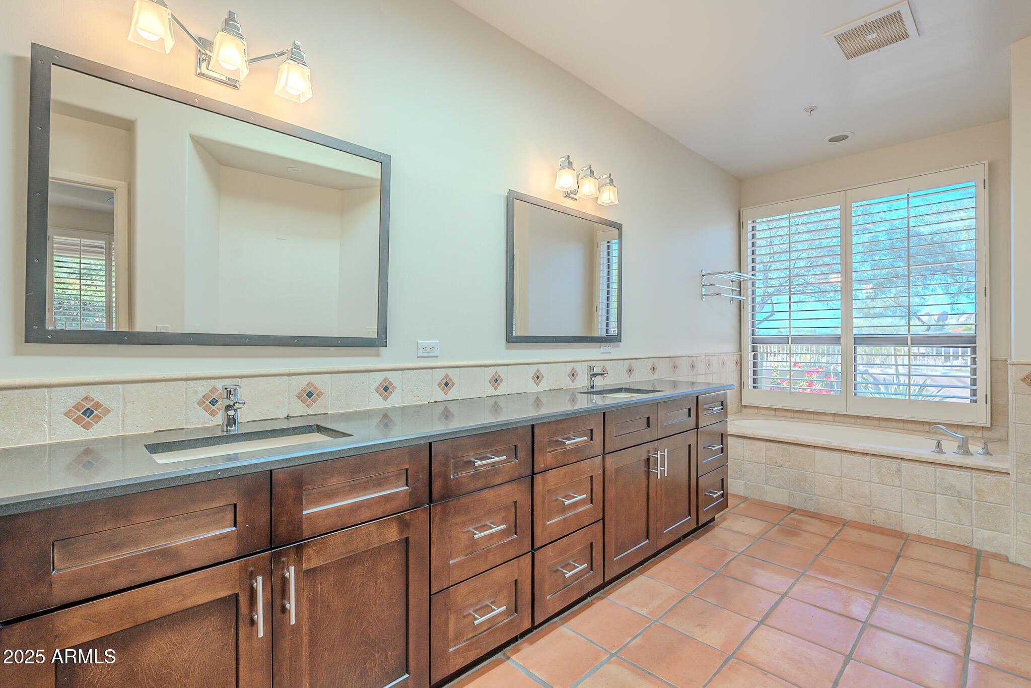 Scottsdale, Arizona, 85266, United States, 2 Bedrooms Bedrooms, ,2 BathroomsBathrooms,Residential,For Sale,1988248