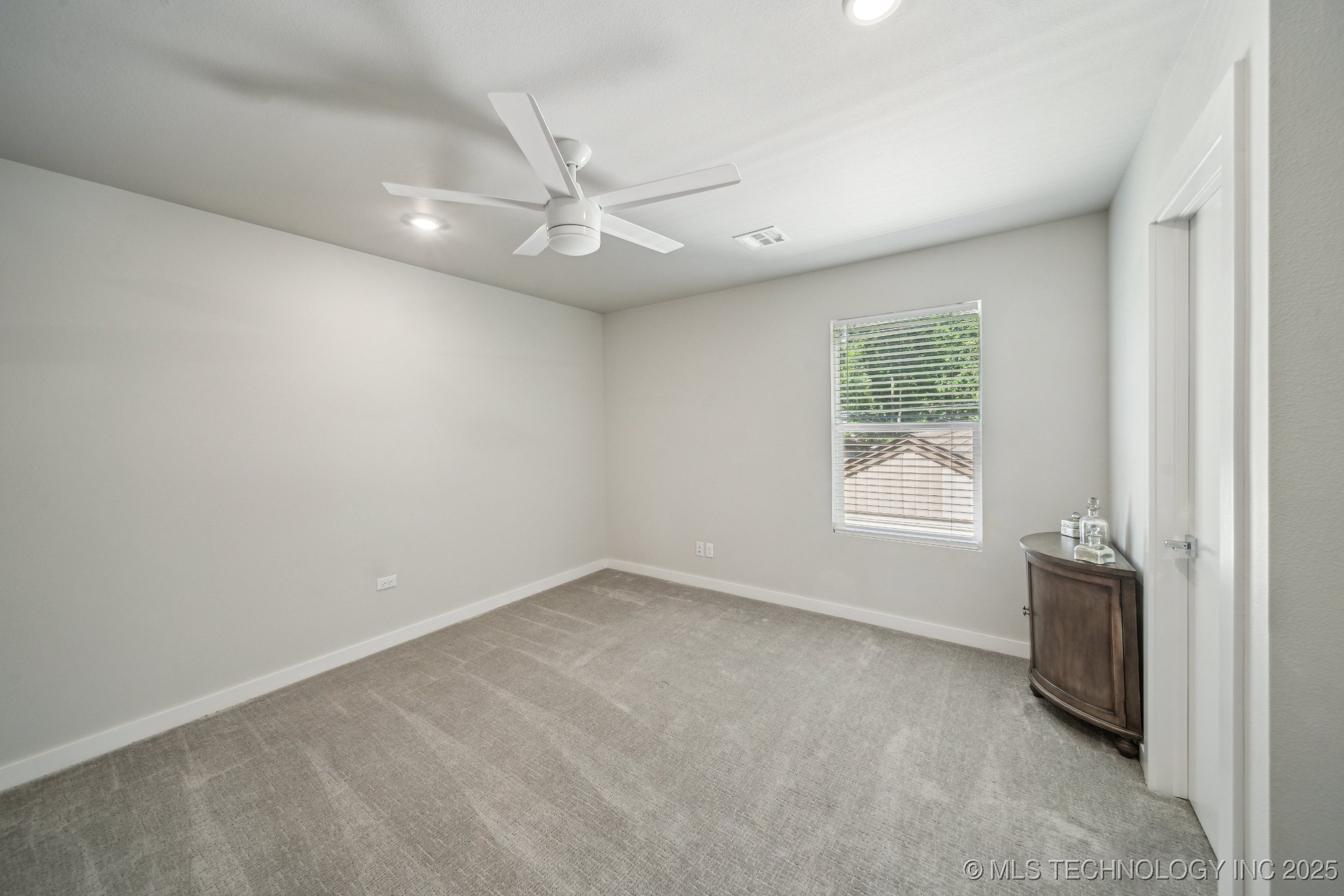 Tulsa, Oklahoma, 74105, United States, 4 Bedrooms Bedrooms, ,5 BathroomsBathrooms,Residential,For Sale,1827808
