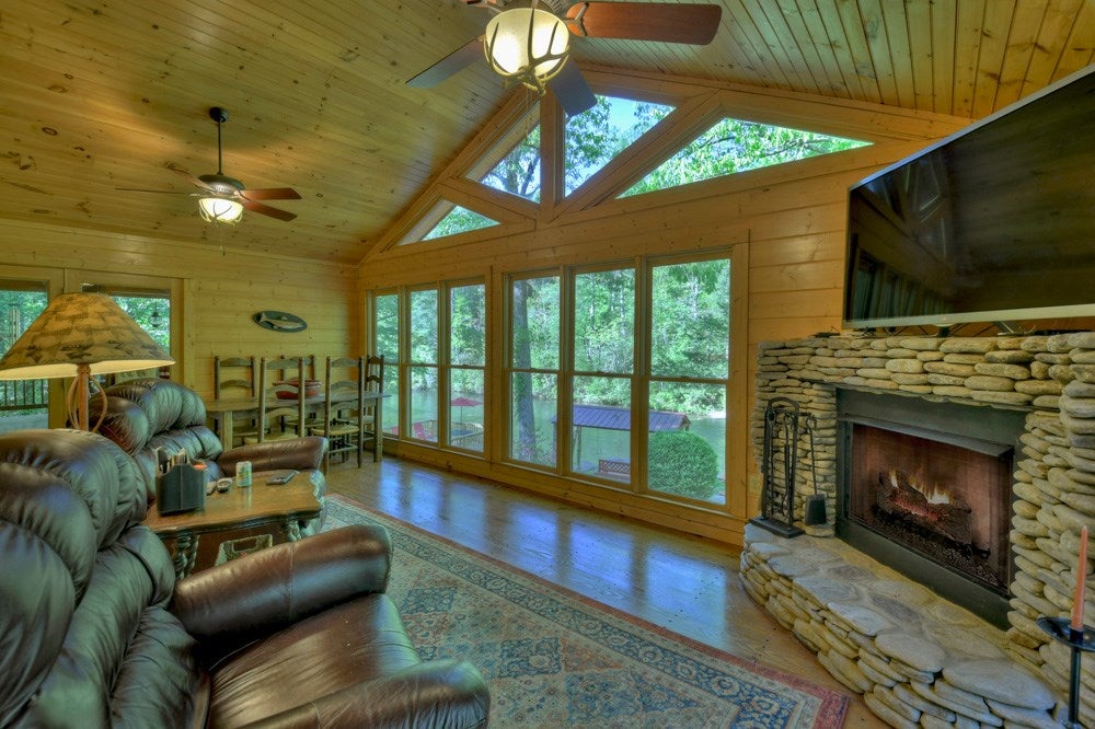 Blue Ridge, Georgia, 30513, United States, 4 Bedrooms Bedrooms, ,3 BathroomsBathrooms,Residential,For Sale,1858921
