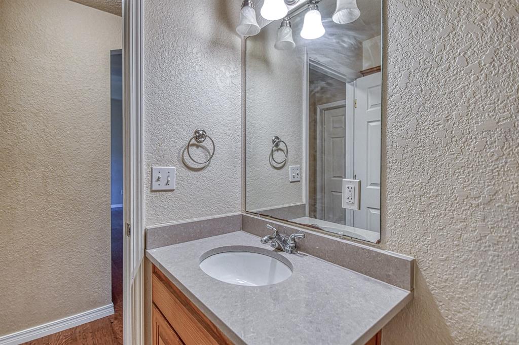 Noble, Oklahoma, 73068, United States, 6 Bedrooms Bedrooms, ,4 BathroomsBathrooms,Residential,For Sale,1978197