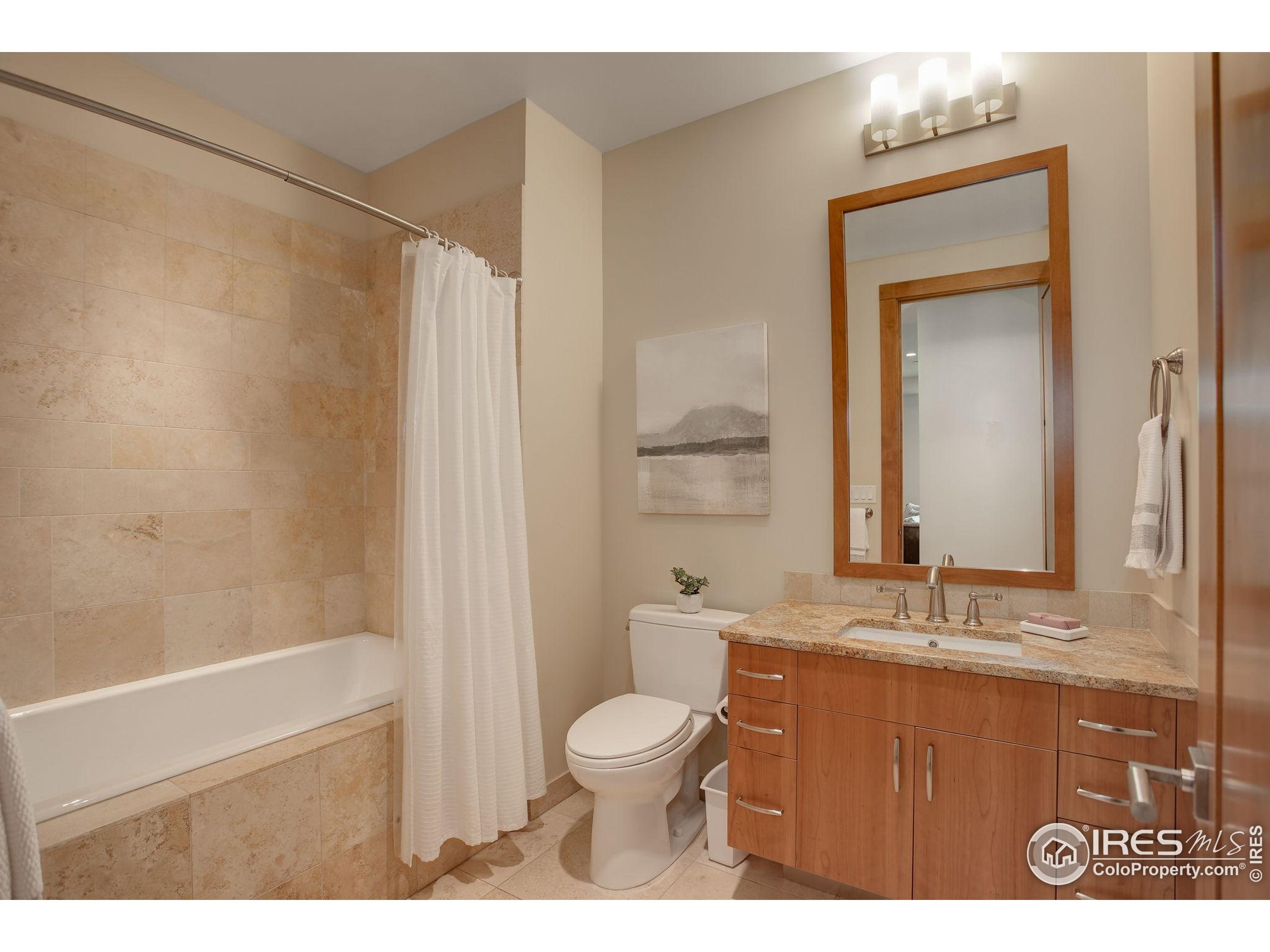 Boulder, Colorado, 80302, United States, 2 Bedrooms Bedrooms, ,2 BathroomsBathrooms,Residential,For Sale,1992797