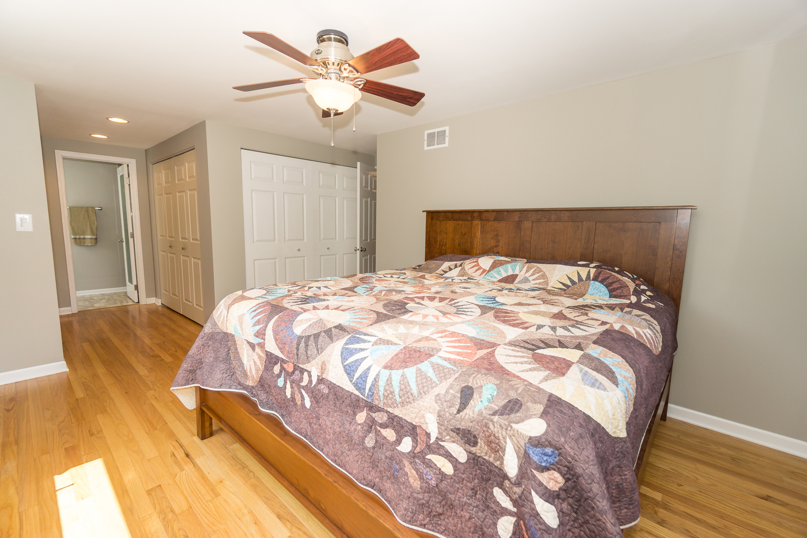 Arlington Heights, Illinois, 60005, United States, 5 Bedrooms Bedrooms, ,3 BathroomsBathrooms,Residential,For Sale,1978336