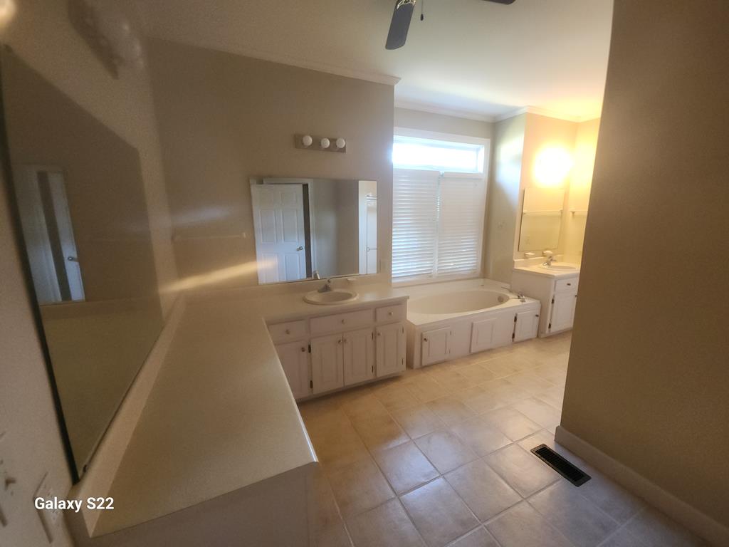 Cordele, Georgia, 31015, United States, 3 Bedrooms Bedrooms, ,3 BathroomsBathrooms,Residential,For Sale,1931643