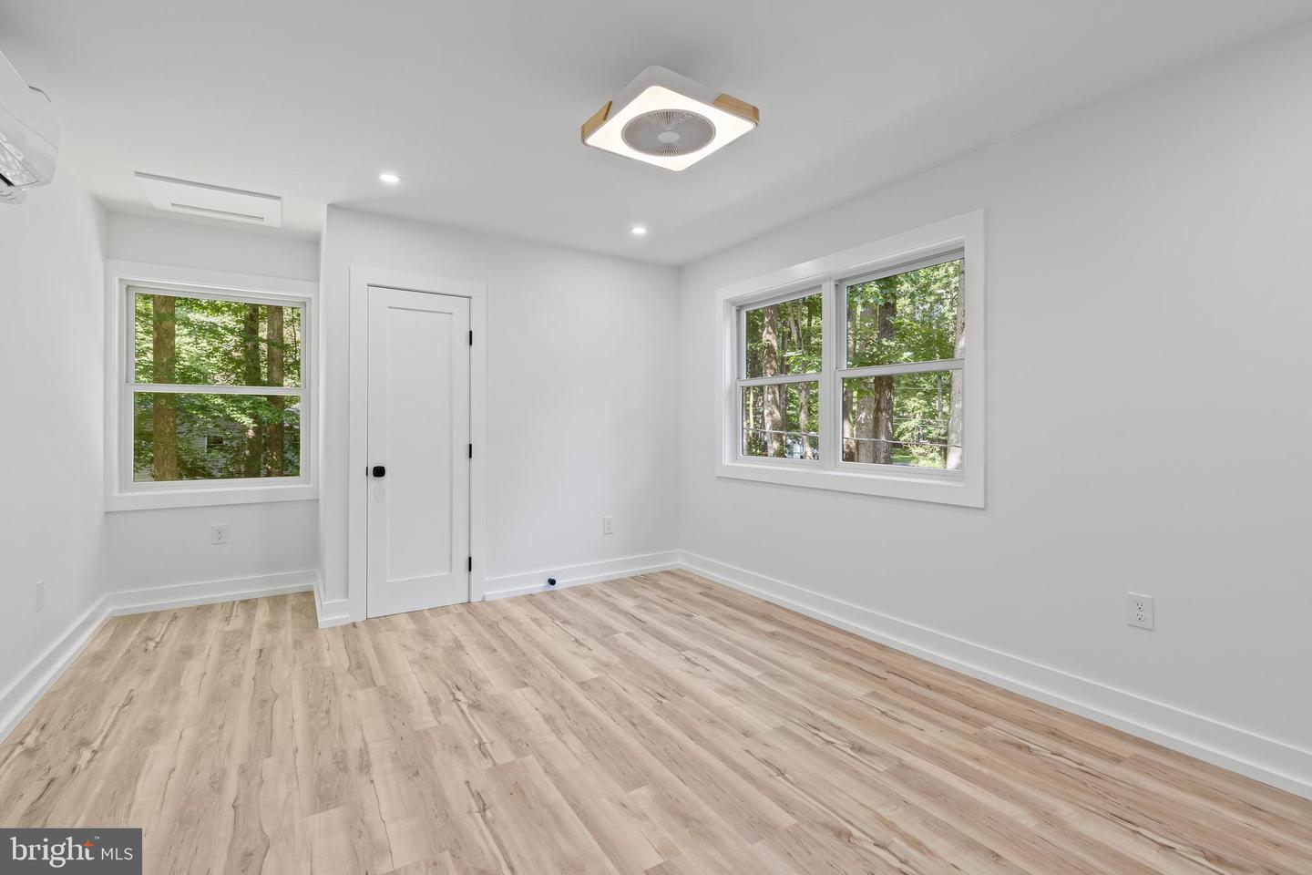 Annapolis, Maryland, 21401, United States, 5 Bedrooms Bedrooms, ,4 BathroomsBathrooms,Residential,For Sale,1942108