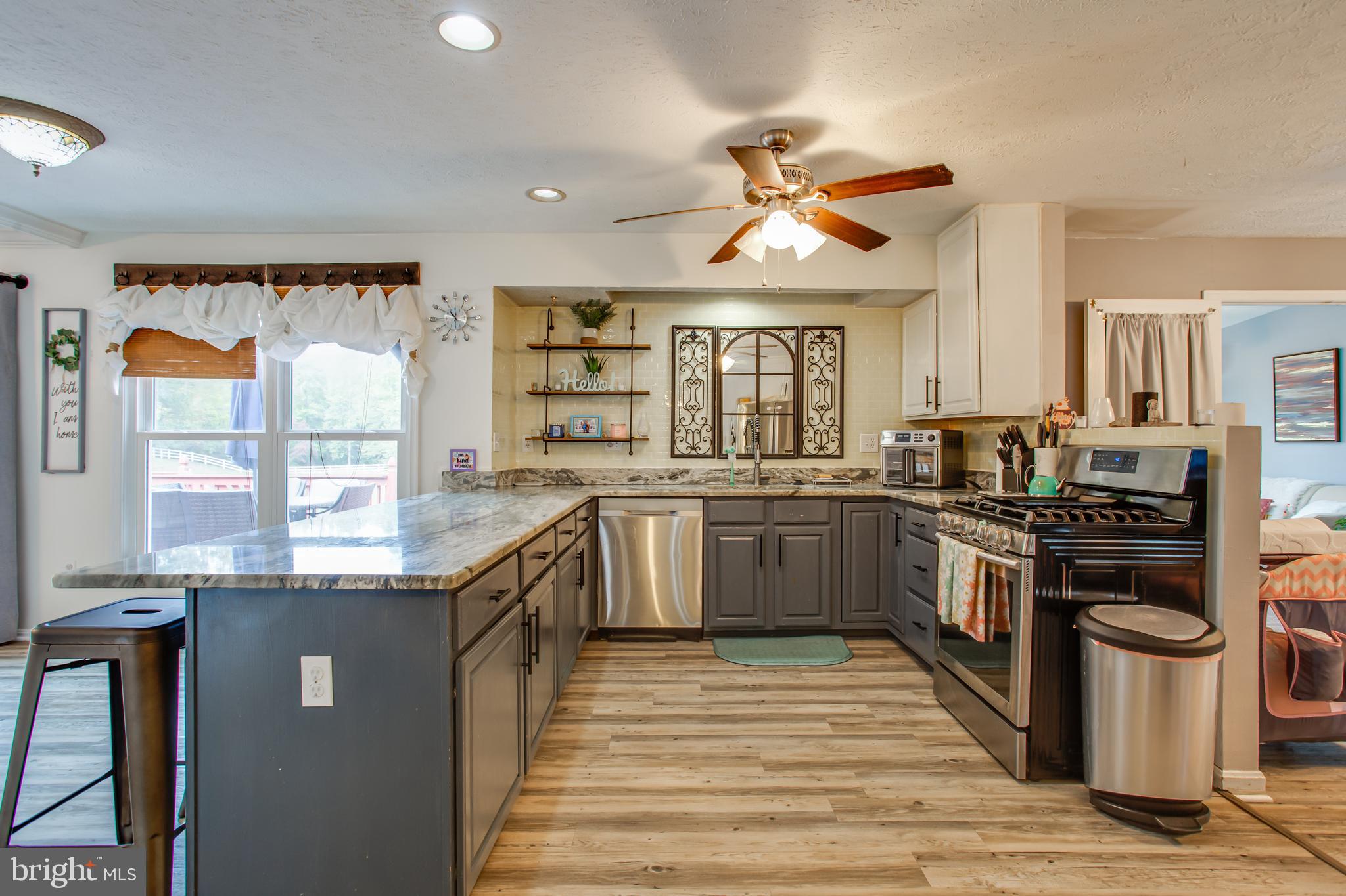 Waldorf, Maryland, 20601, United States, 5 Bedrooms Bedrooms, ,5 BathroomsBathrooms,Residential,For Sale,1977344