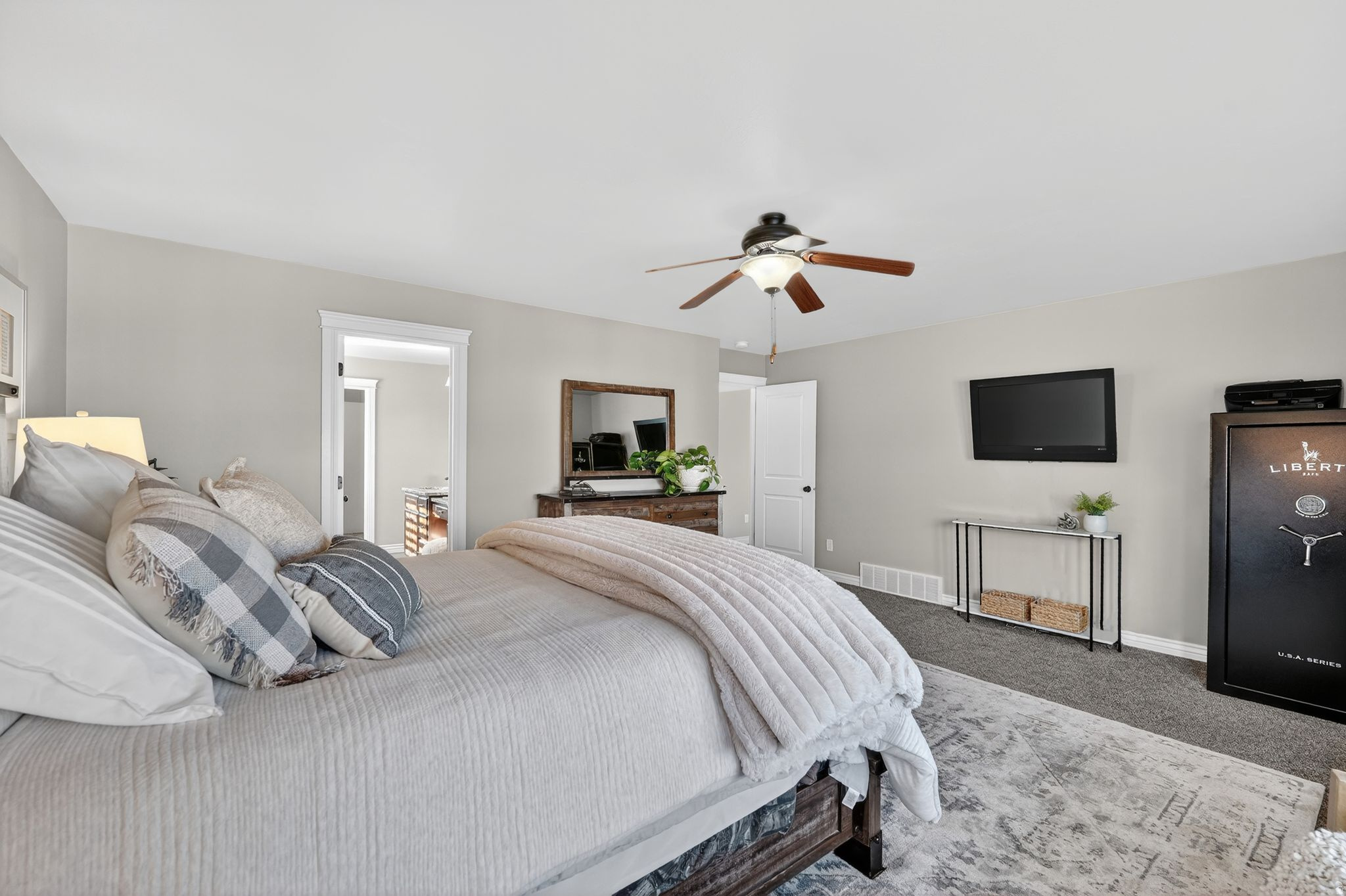 Syracuse, Utah, 84075, United States, 5 Bedrooms Bedrooms, ,3 BathroomsBathrooms,Residential,For Sale,2003414