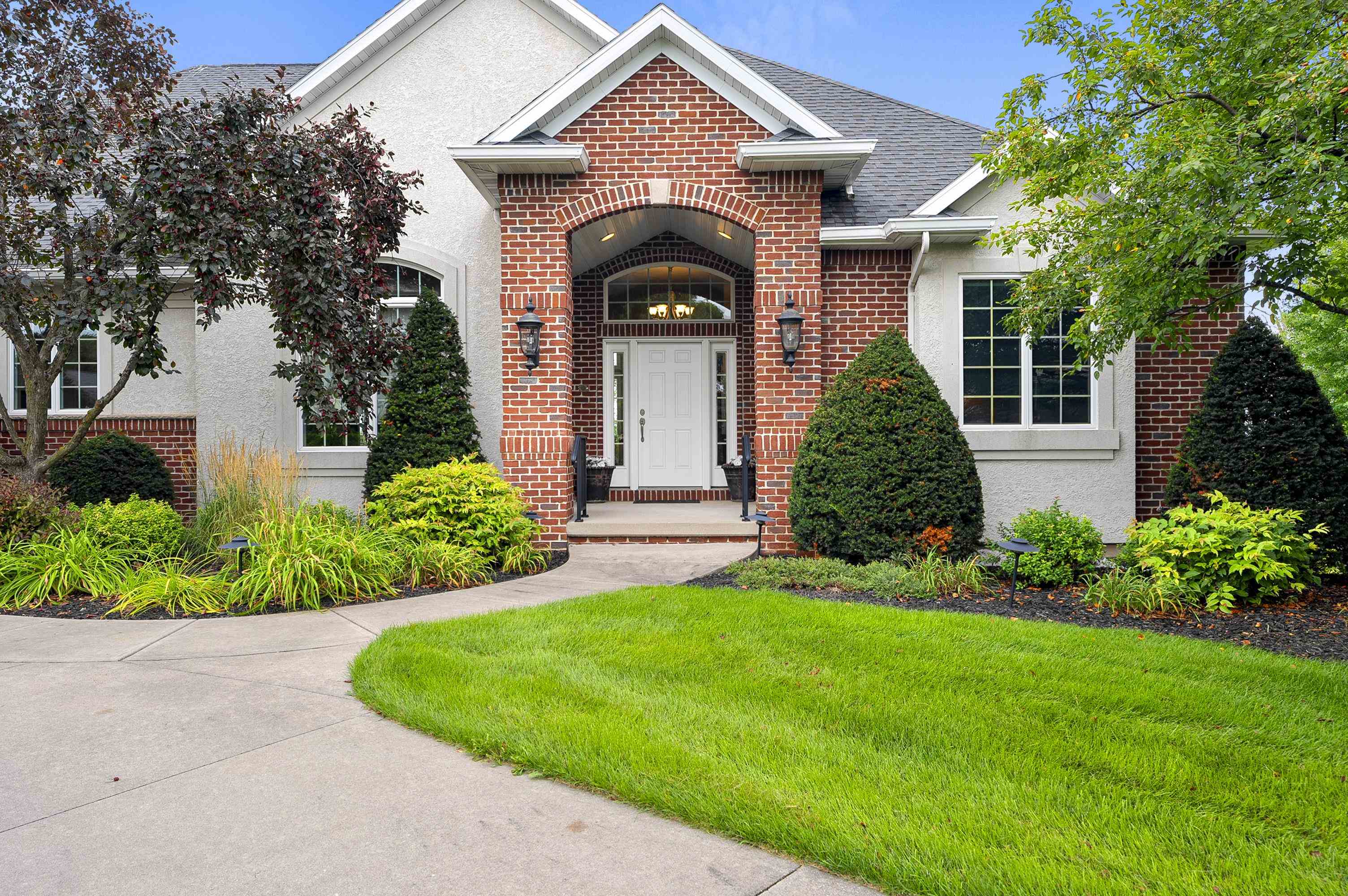 NEENAH, Wisconsin, 54956, United States, 3 Bedrooms Bedrooms, ,3 BathroomsBathrooms,Residential,For Sale,1927222