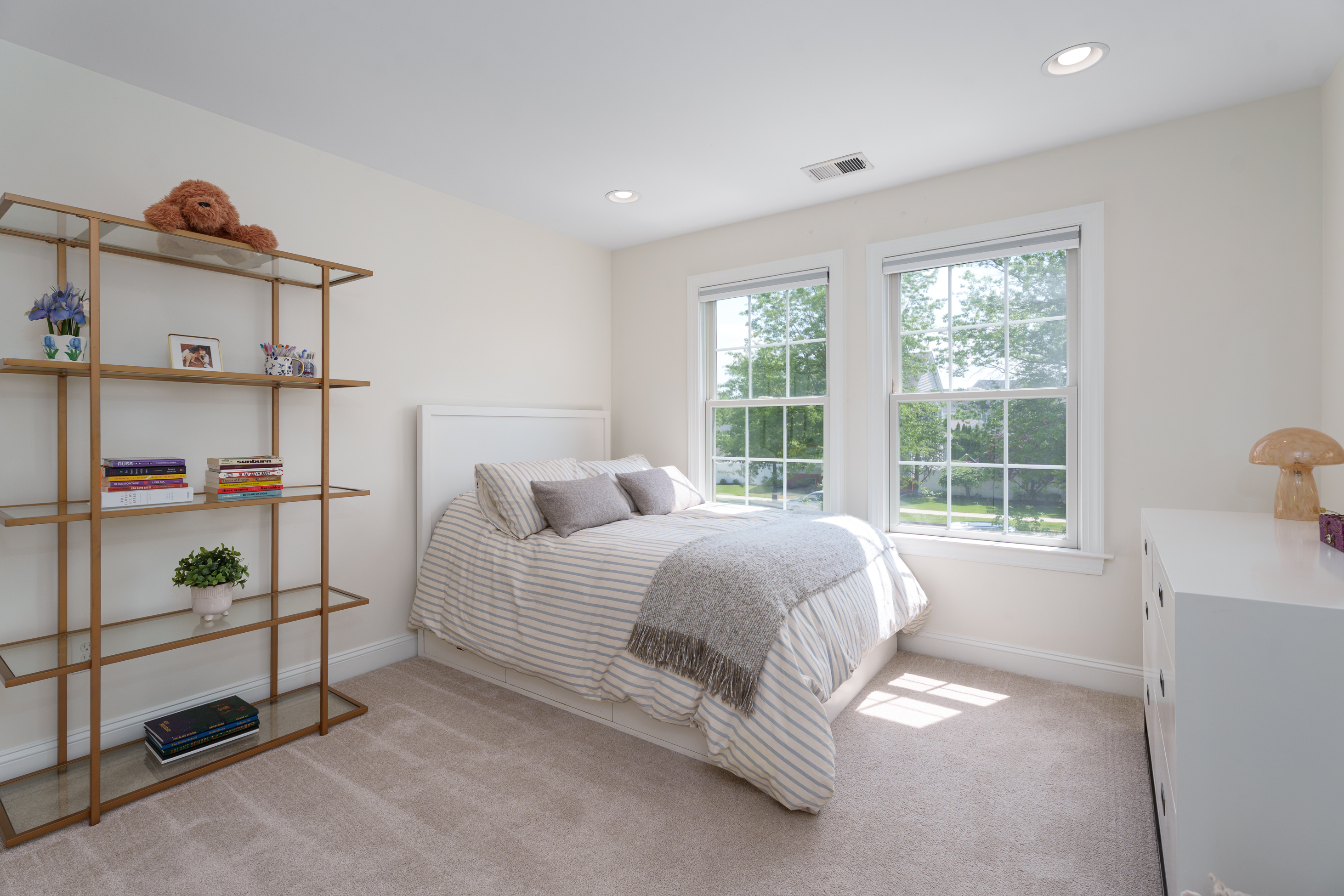  Turn-Key Town Center Home on a Picture-Perfect Lot - 物件實景