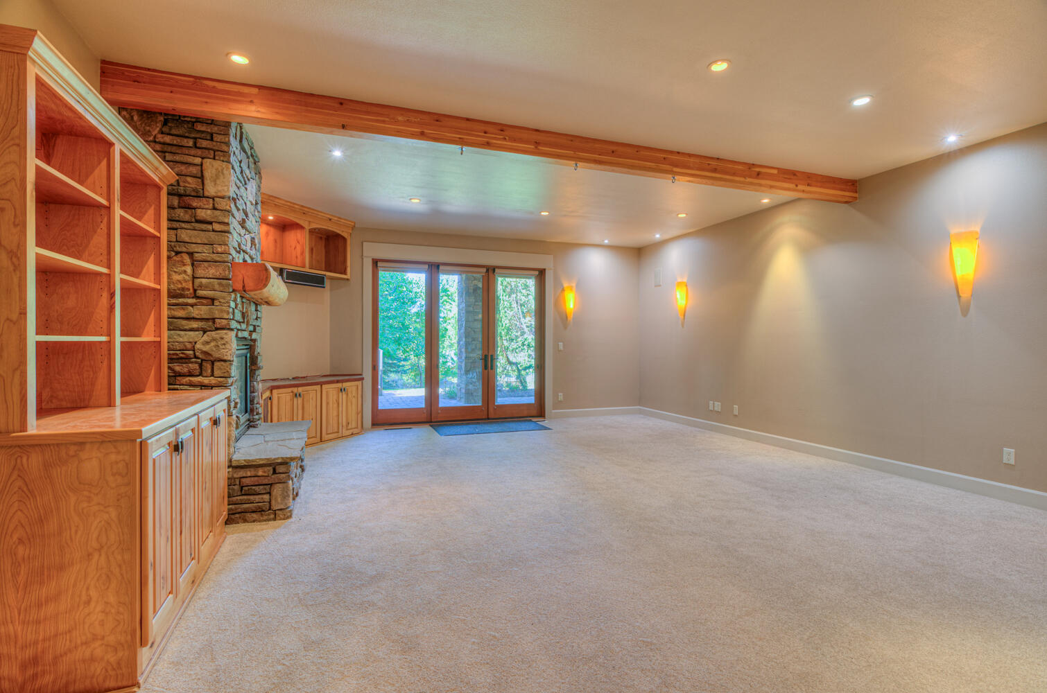 Bend, Oregon, 97703, United States, 4 Bedrooms Bedrooms, ,5 BathroomsBathrooms,Residential,For Sale,1979123