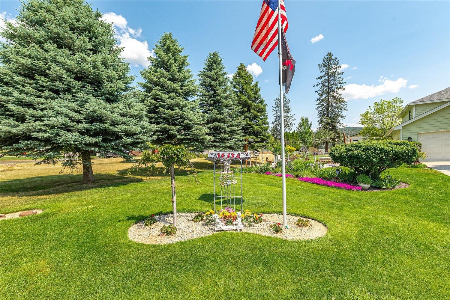 Nine Mile Falls, Washington, 99026, United States, 5 Bedrooms Bedrooms, ,3 BathroomsBathrooms,Residential,For Sale,1979574