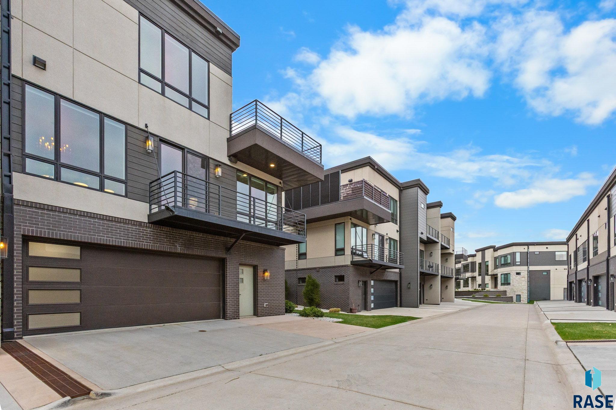 Sioux Falls, South Dakota, 57106, United States, 3 Bedrooms Bedrooms, ,2 BathroomsBathrooms,Residential,For Sale,1986319