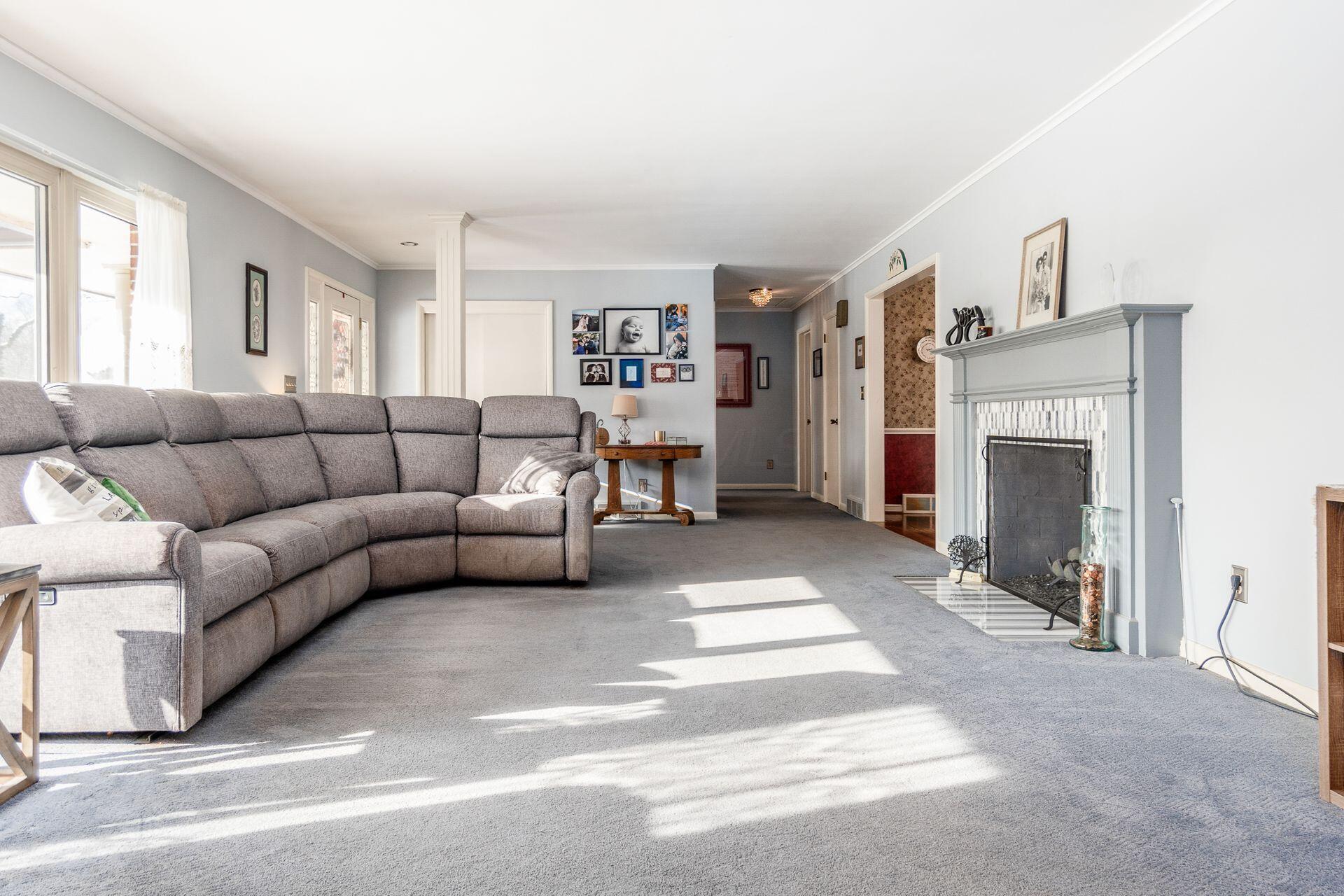 Columbus, Ohio, 43220, United States, 2 Bedrooms Bedrooms, ,3 BathroomsBathrooms,Residential,For Sale,2003078