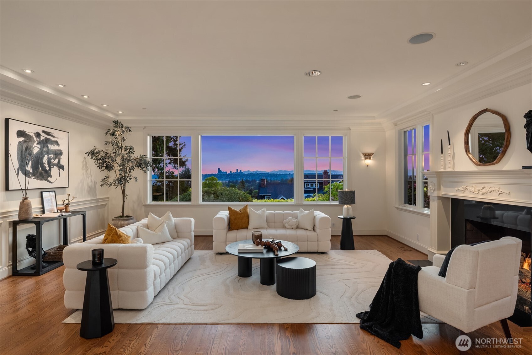 Clyde Hill, Washington, 98004, United States, 4 Bedrooms Bedrooms, ,4 BathroomsBathrooms,Residential,For Sale,1805060