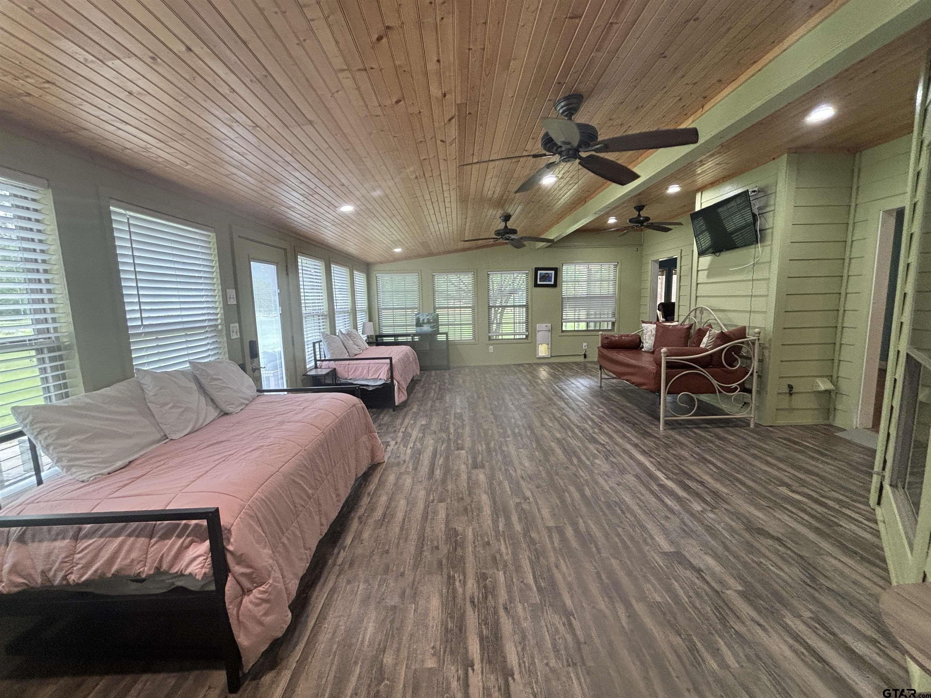 Pittsburg, Texas, 75686, United States, 3 Bedrooms Bedrooms, ,2 BathroomsBathrooms,Residential,For Sale,1980998