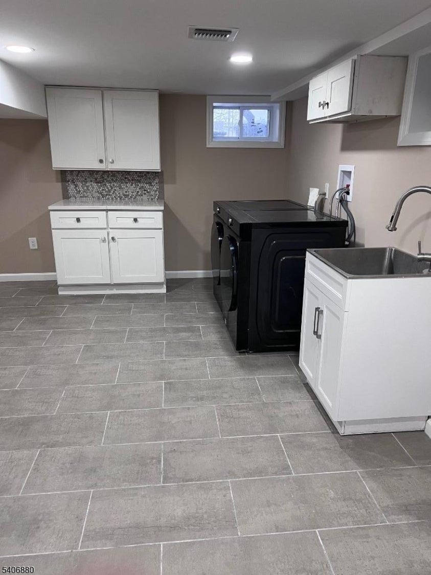 Elizabeth City, New Jersey, 07208, United States, 5 Bedrooms Bedrooms, ,4 BathroomsBathrooms,Residential,For Sale,2011713