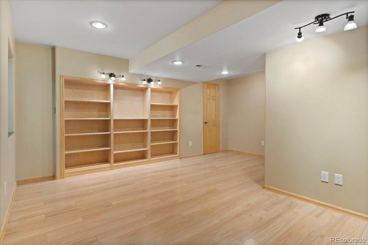 Aurora, Colorado, 80013, United States, 4 Bedrooms Bedrooms, ,3 BathroomsBathrooms,Residential,For Sale,1919696
