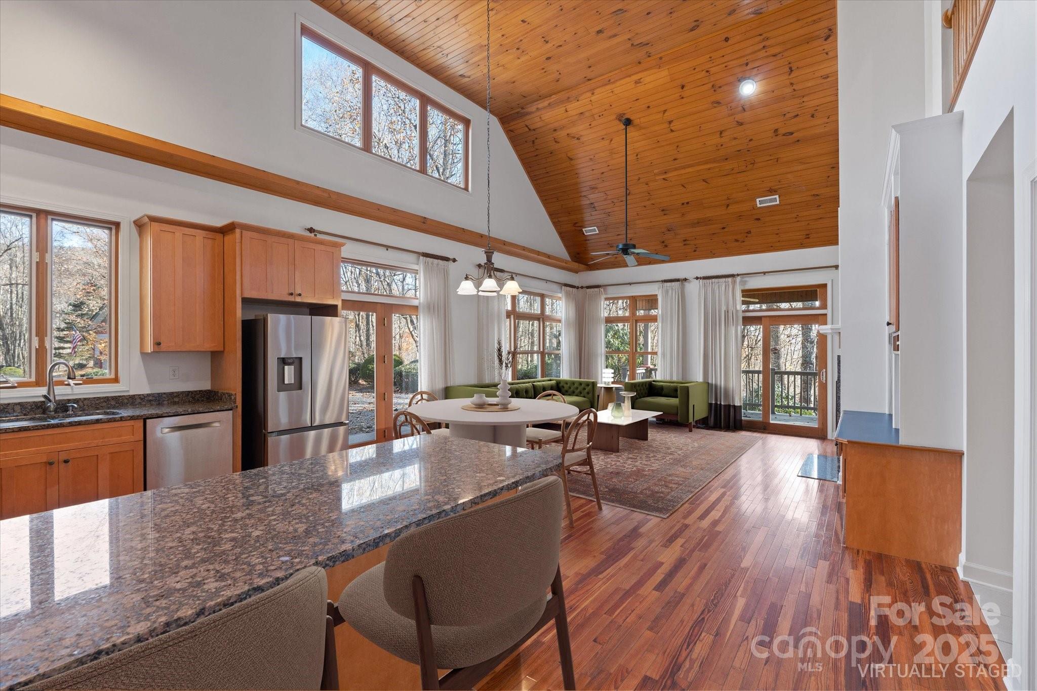 Waynesville, North Carolina, 28786, United States, 3 Bedrooms Bedrooms, ,3 BathroomsBathrooms,Residential,For Sale,1992184