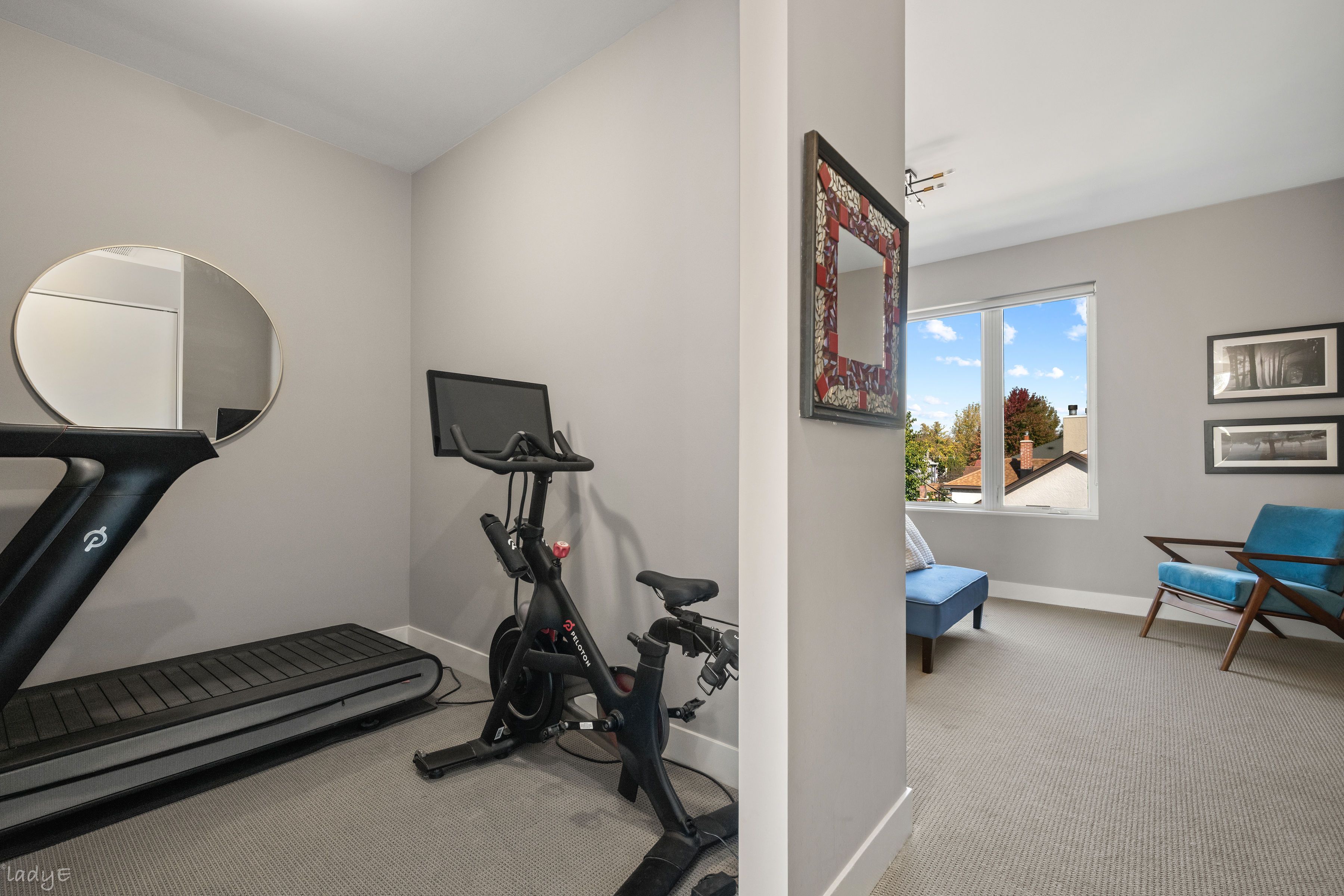  Distinctive Three-bedroom, 2.5-bath Townhome - 物件實景